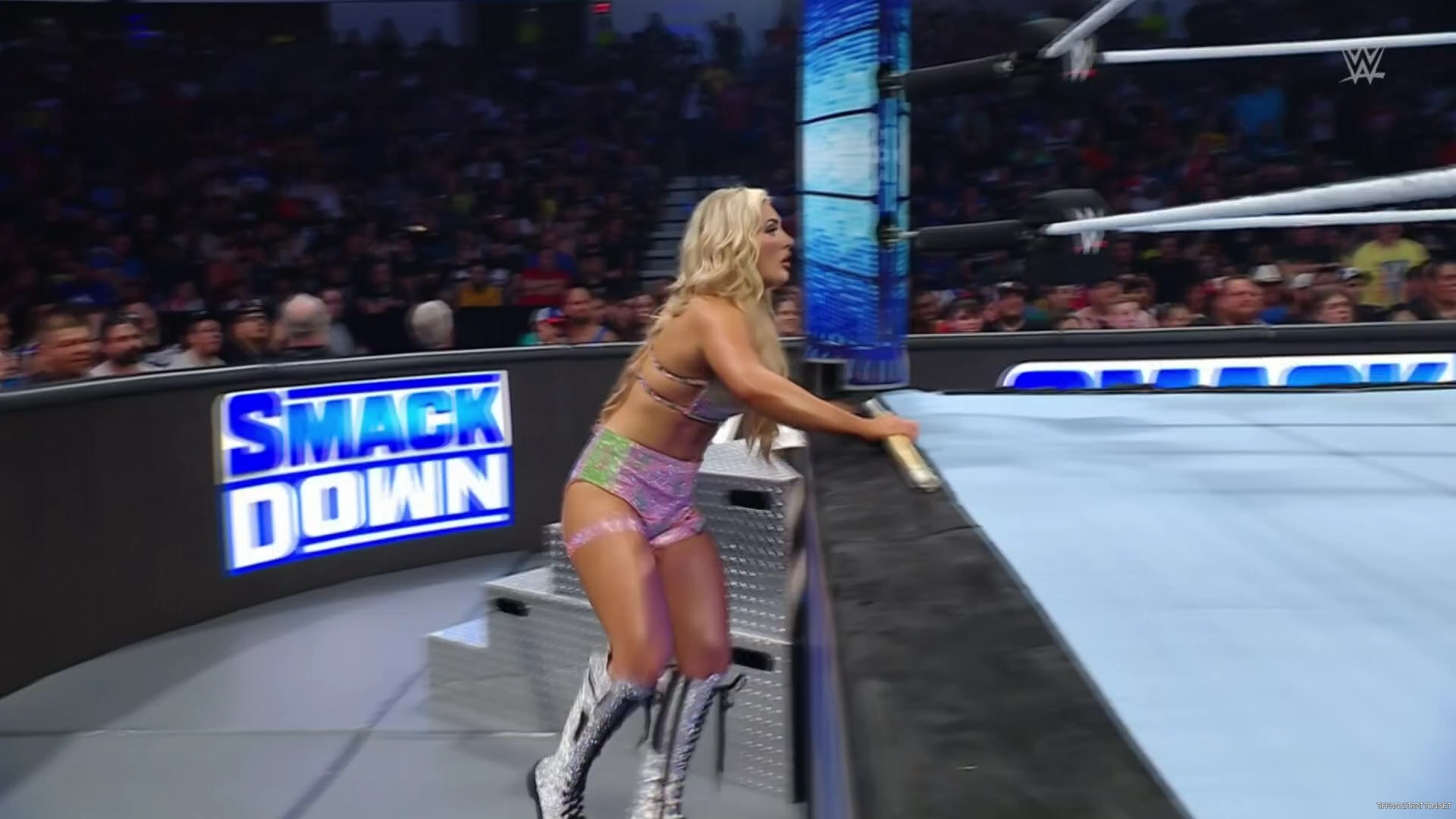 WWE_Friday_SmackDown_2024_07_12_1080p_HDTV_h264-Star_mp40916.jpg