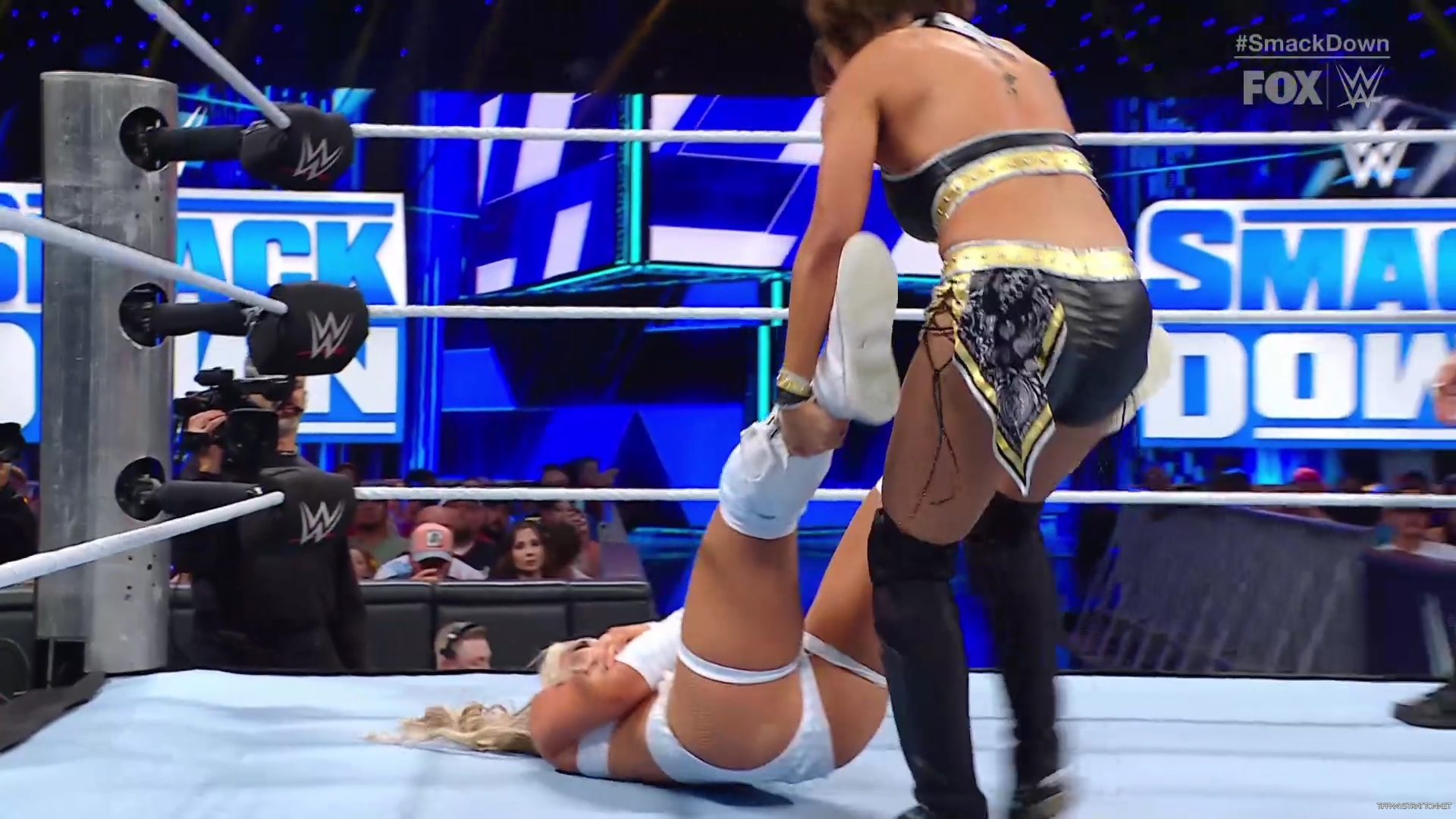 WWE_SmackDown_2024_07_19_1080p_WEB_h264-HEEL_mp40327.jpg