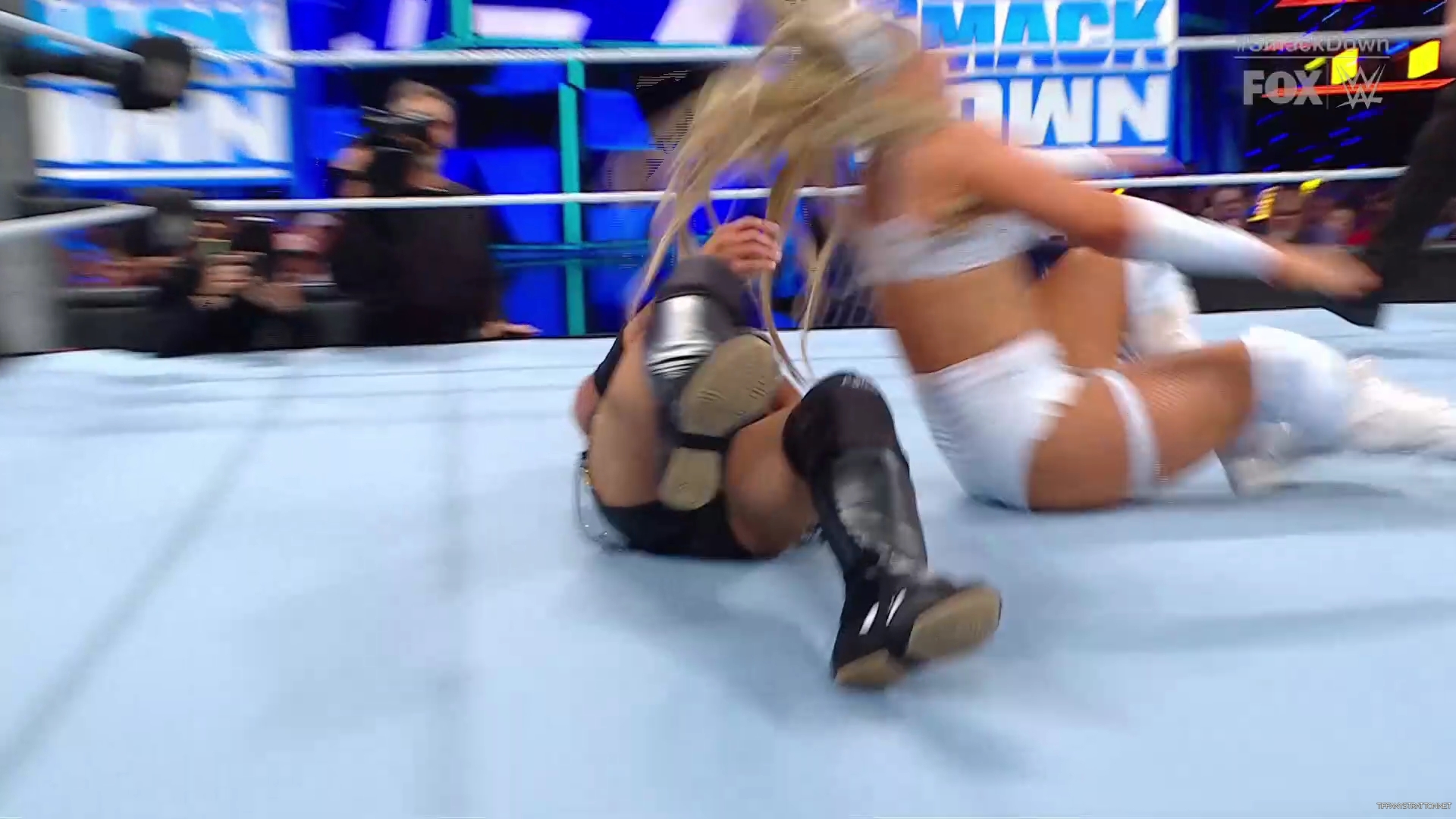 WWE_SmackDown_2024_07_19_1080p_WEB_h264-HEEL_mp40397.jpg