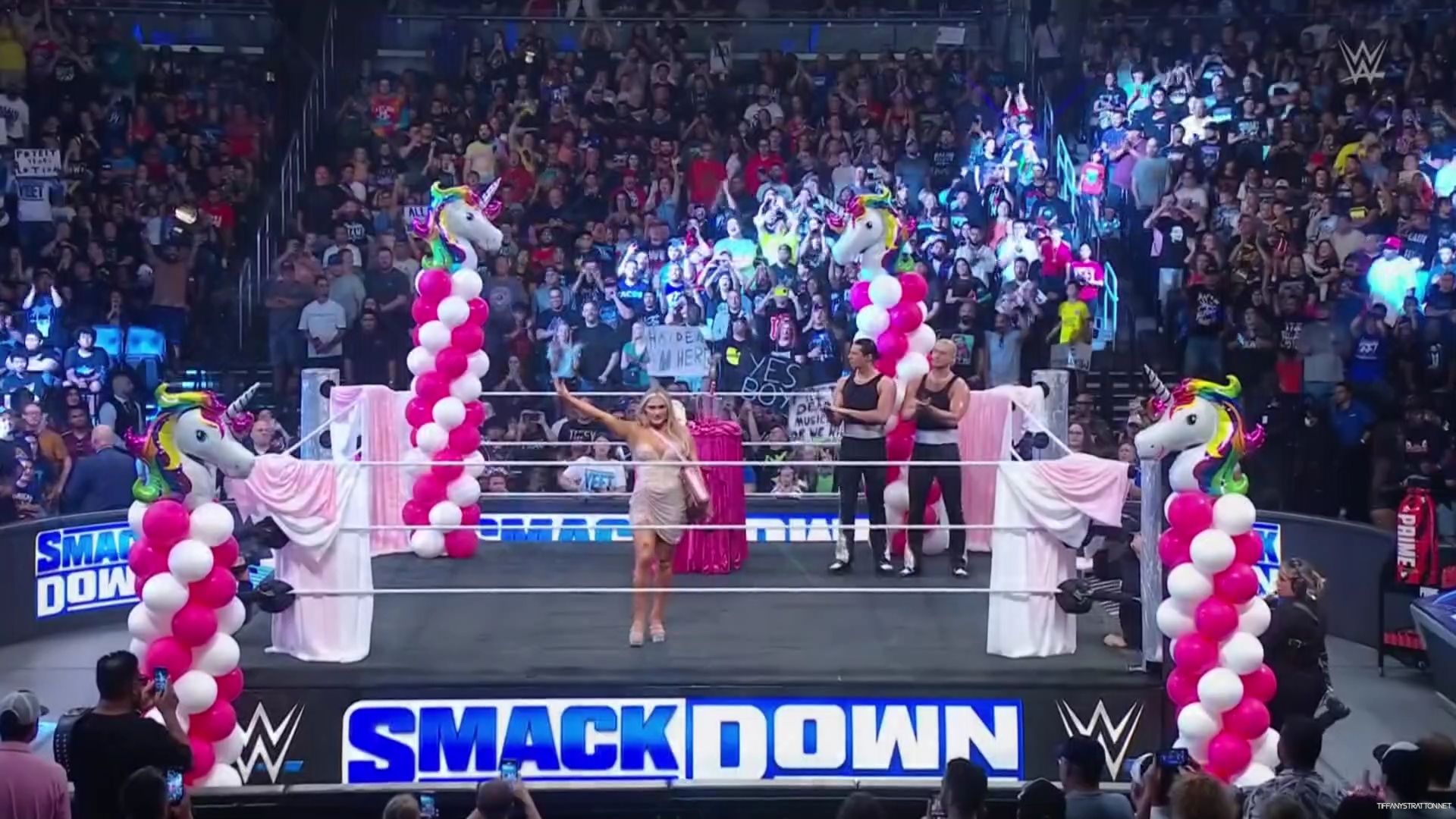 WWE_Friday_Night_SmackDown_2024_08_16_1080p_HDTV_h264-Star_mp40151.jpg