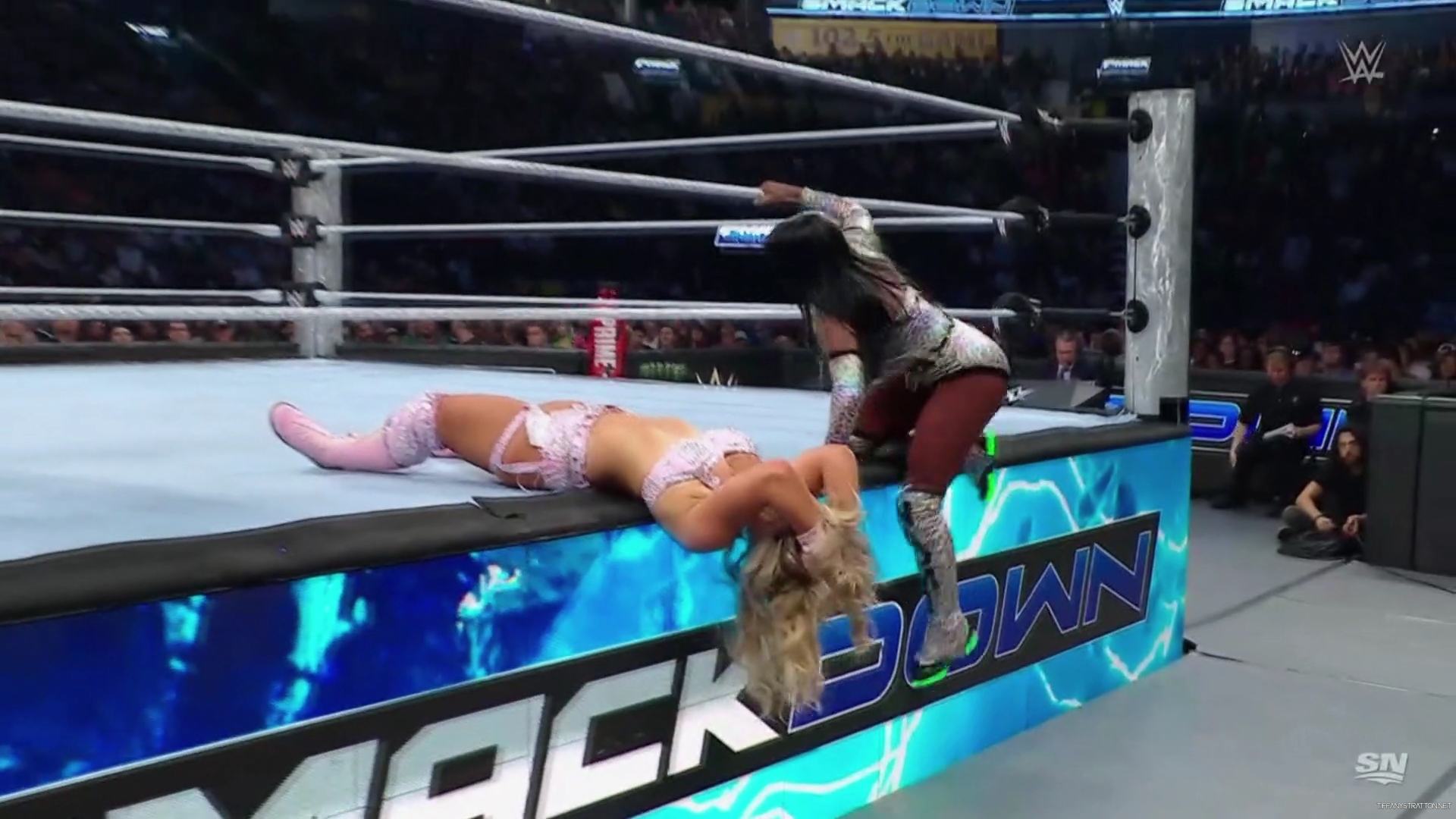 WWE_Friday_Night_SmackDown_2024_10_04_1080p_Sportnet360_h264-Star_mp41628.jpg
