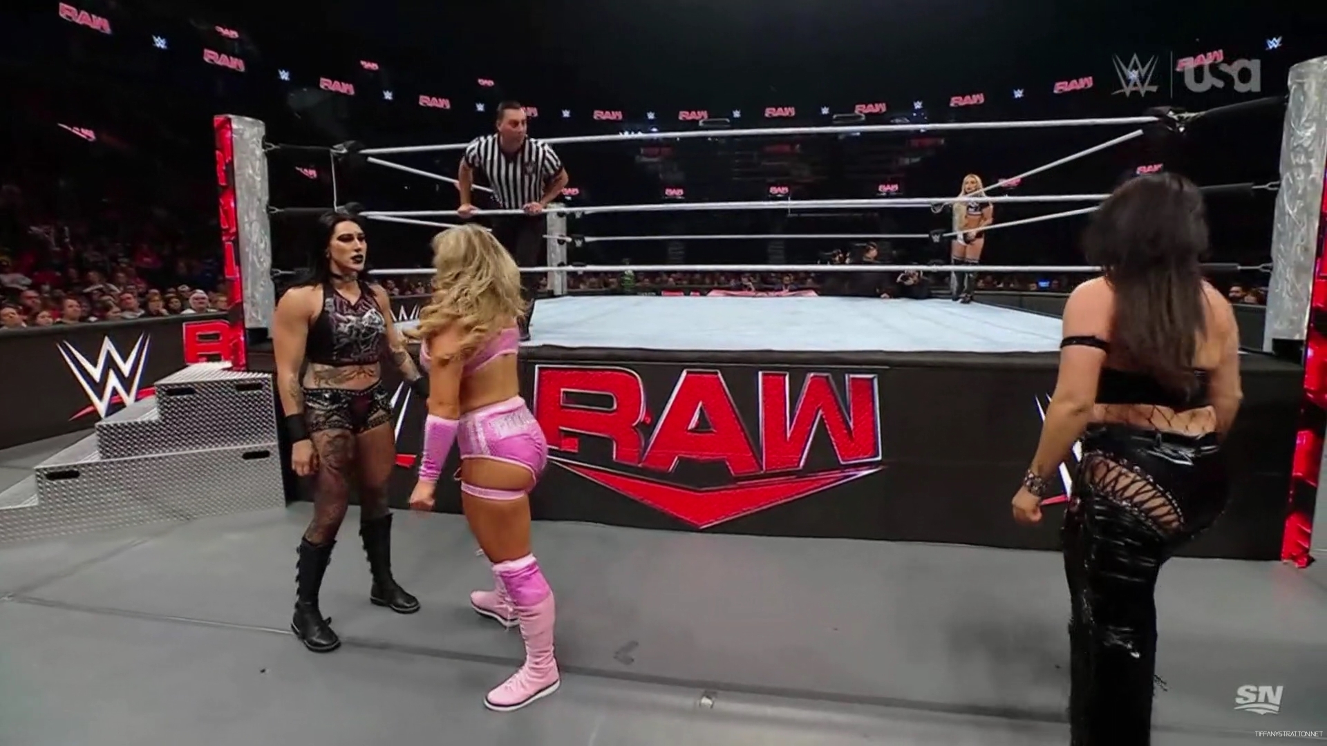 WWE_Monday_Night_Raw_2024_10_14_1080p_Sportnet360_h264-Star_mp43349.jpg