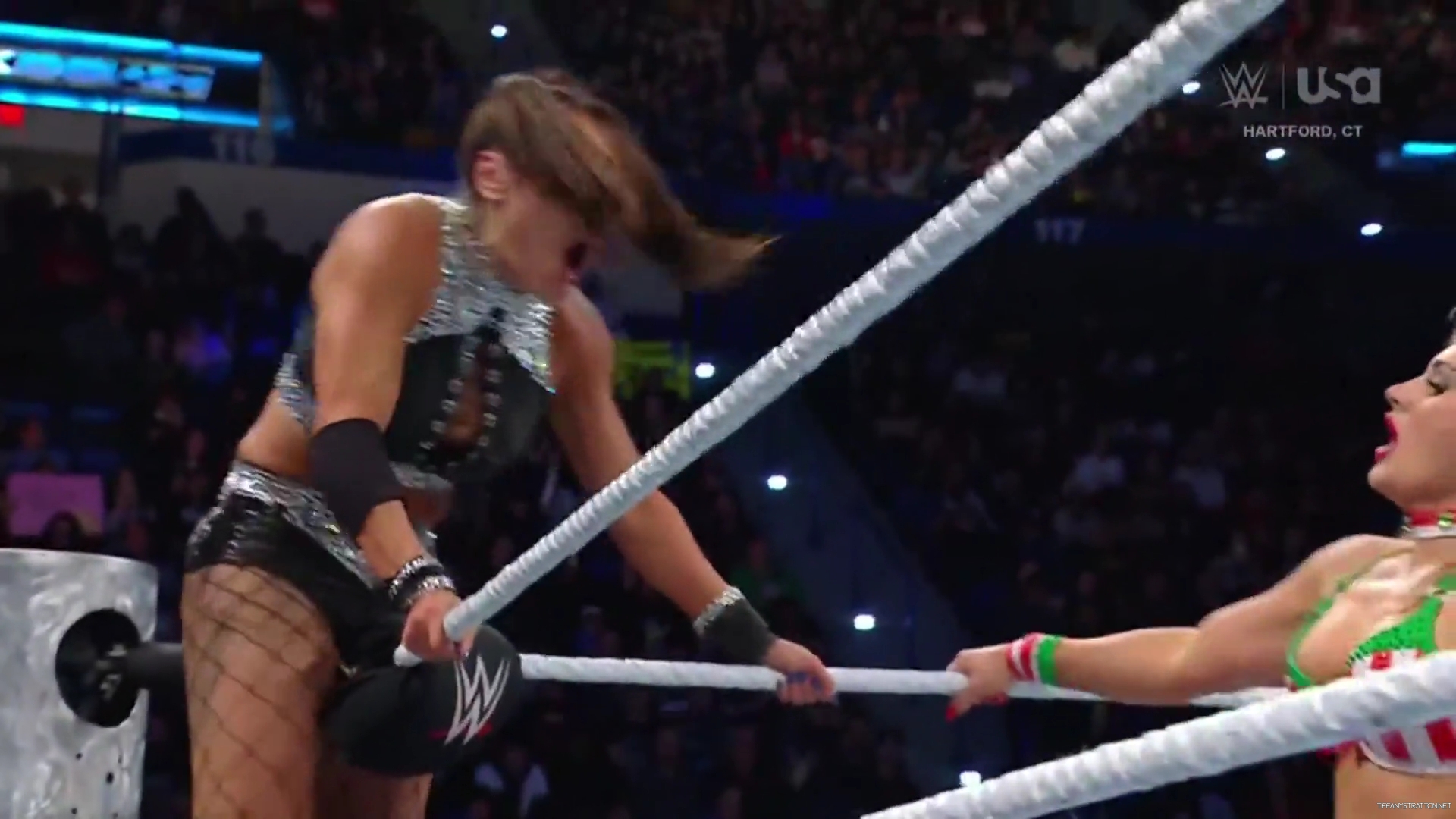 WWE_Friday_Night_SmackDown_2024_12_13_1080p_HDTV_x264-NWCHD_mp42306.jpg