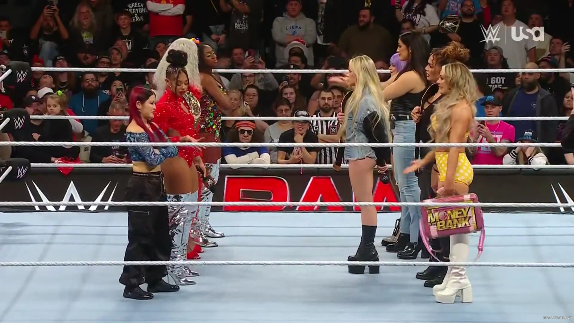 WWE_Monday_Night_Raw_2024_11_18_1080p_HDTV_x264-NWCHD_mp40207.jpg