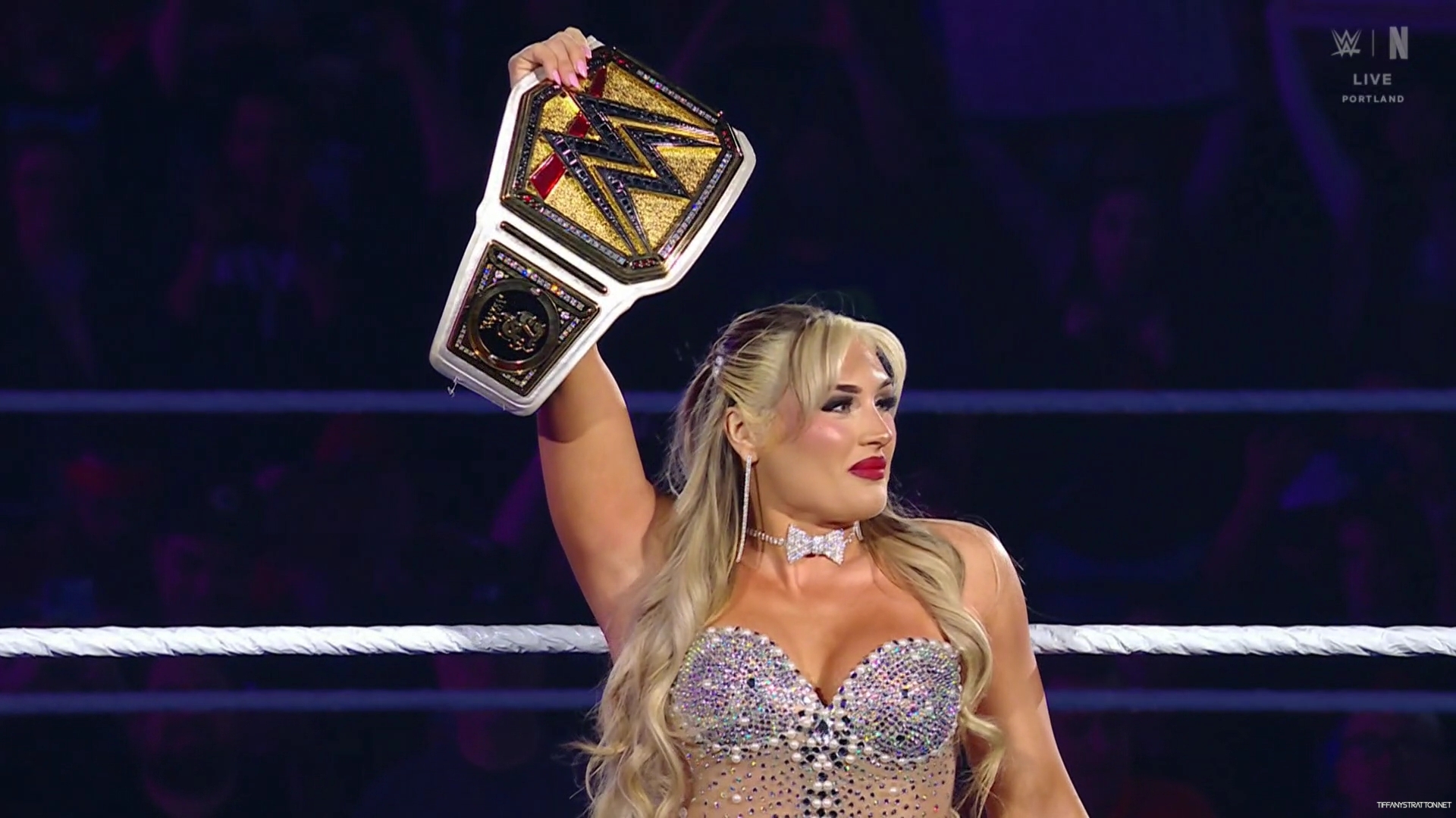 WWE_Friday_Night_SmackDown_2025_01_10_1080p_NETFLiX_h264-Star_mp40080.jpg