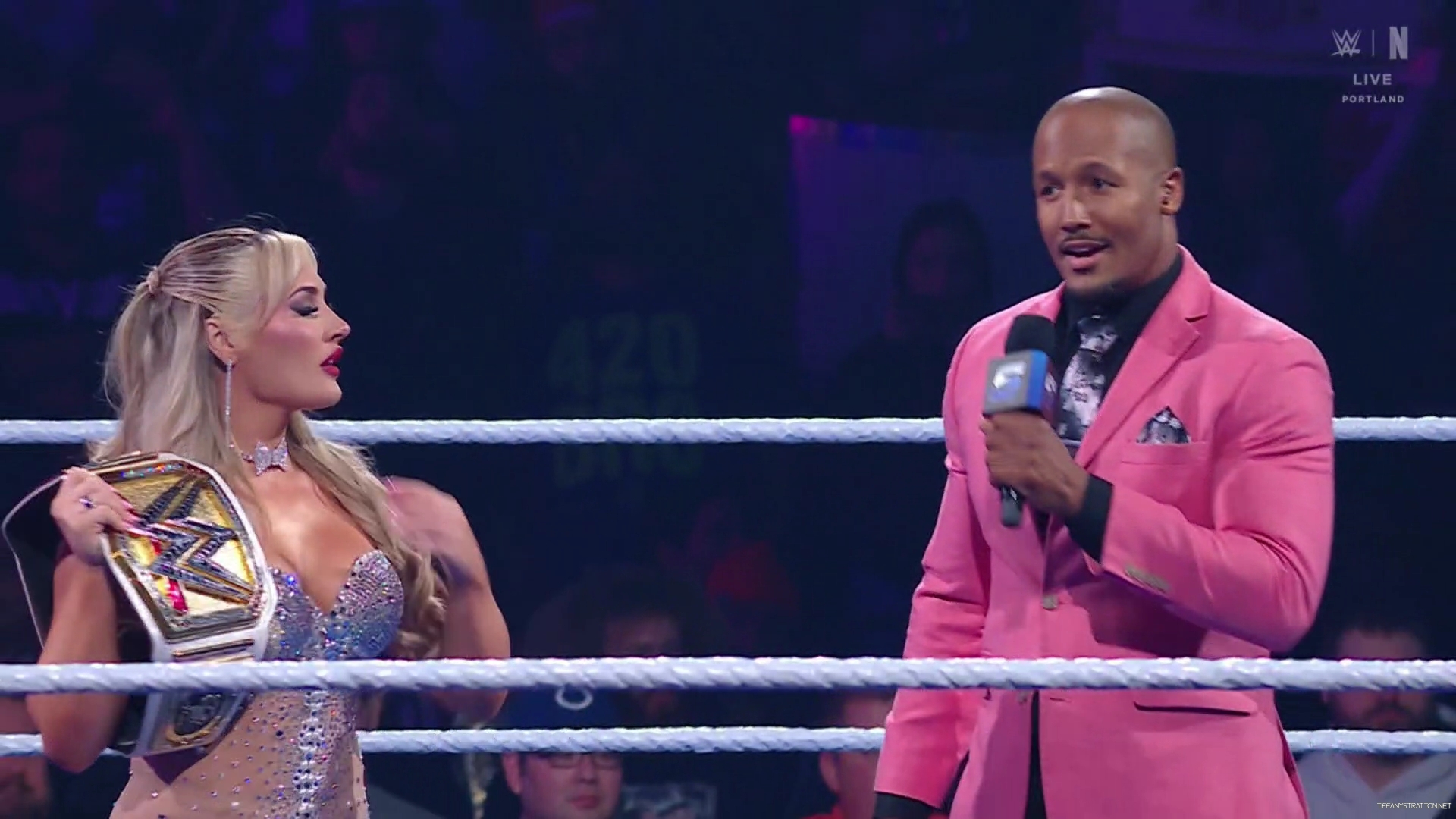WWE_Friday_Night_SmackDown_2025_01_10_1080p_NETFLiX_h264-Star_mp40112.jpg
