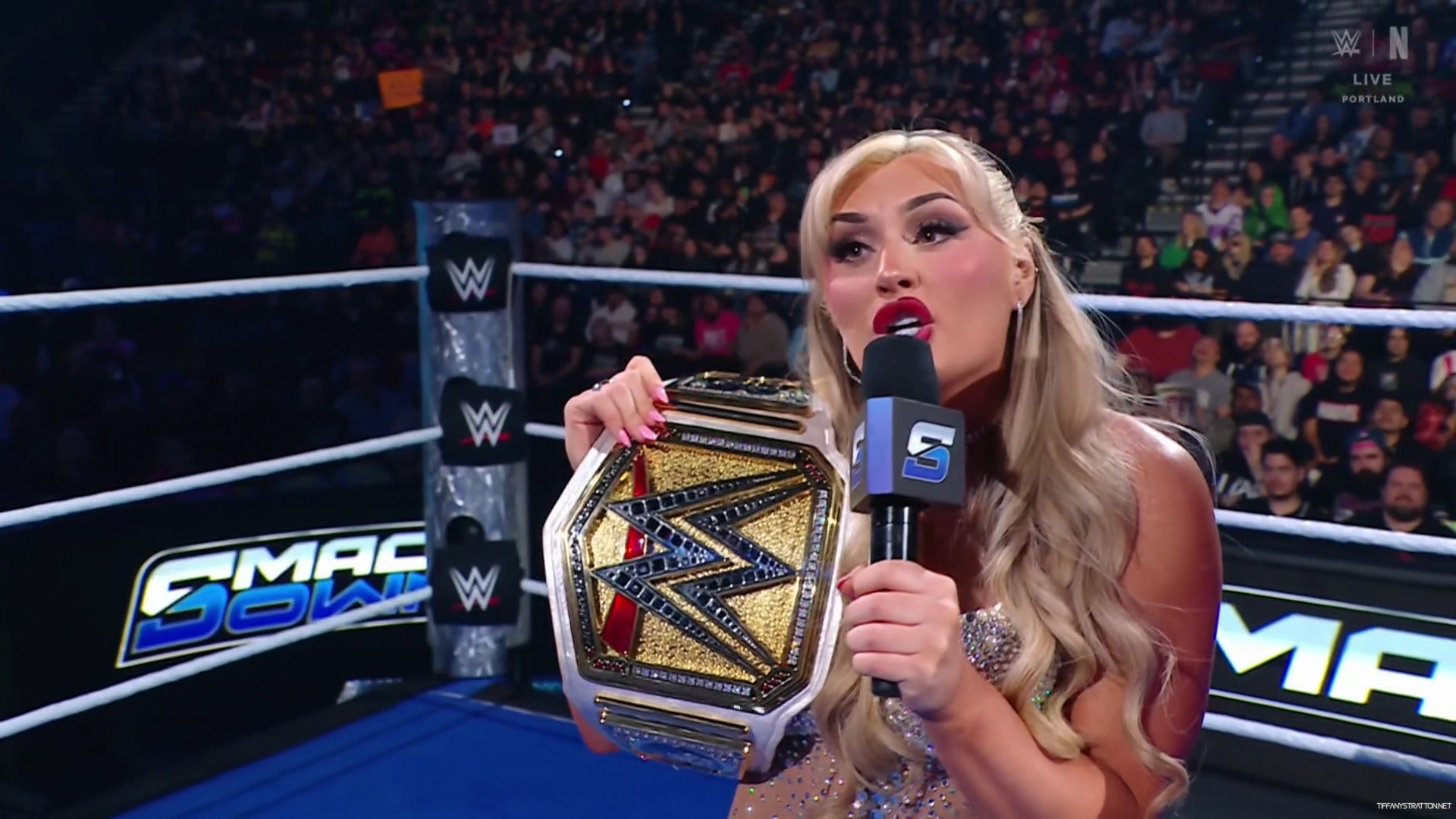 WWE_Friday_Night_SmackDown_2025_01_10_1080p_NETFLiX_h264-Star_mp40215.jpg