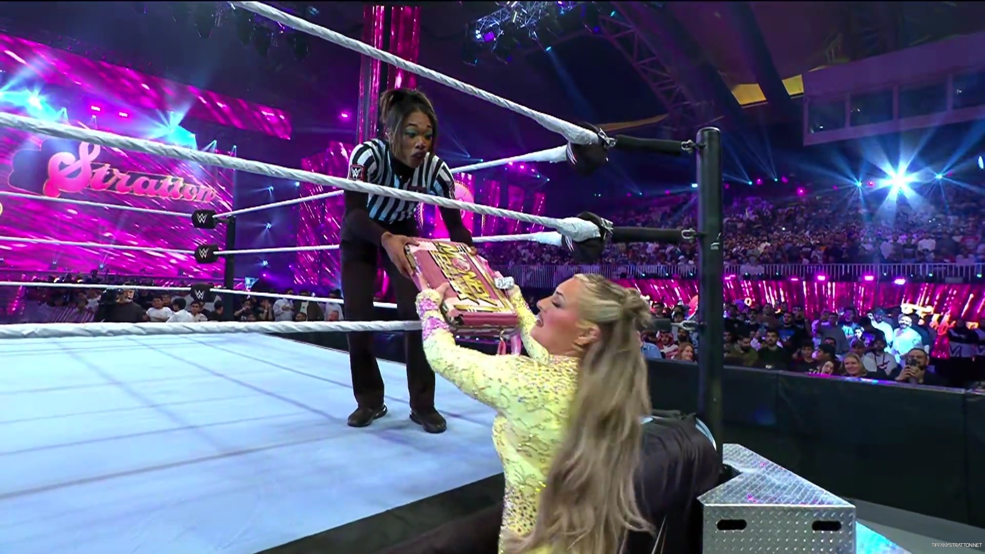 WWE_Crown_Jewel_2024_VOD_Version_1080p_WEB_h264-HEEL_mp40026.jpg