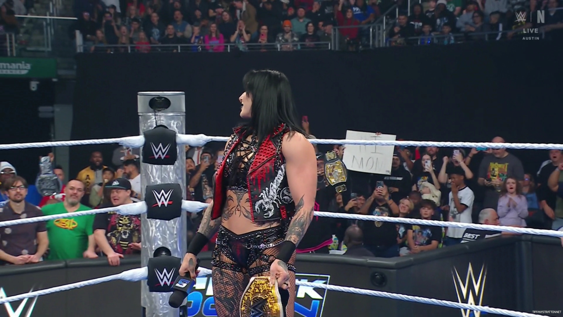 WWE_Friday_Night_SmackDown_2025_01_24_1080p_NETFLiX_CAP_h264-Star_mp40274.jpg