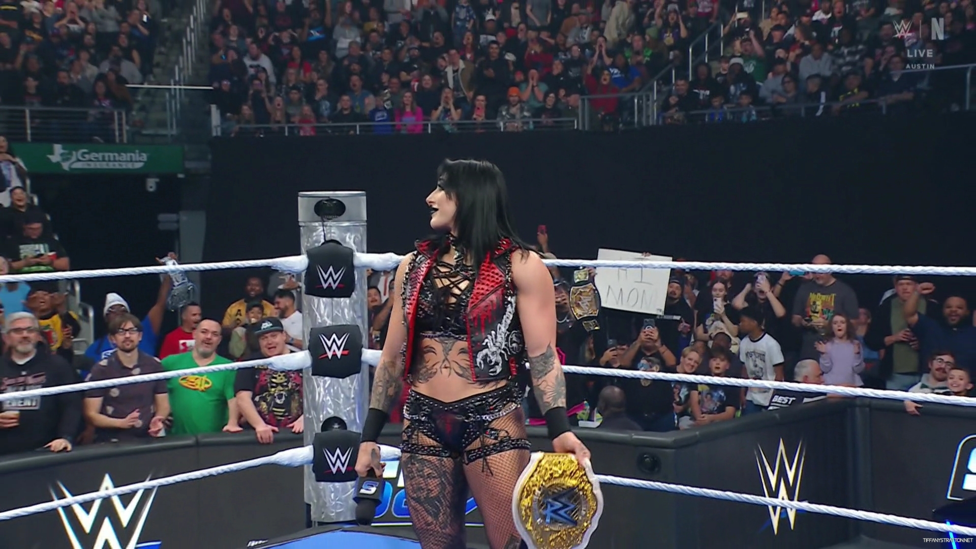 WWE_Friday_Night_SmackDown_2025_01_24_1080p_NETFLiX_CAP_h264-Star_mp40275.jpg
