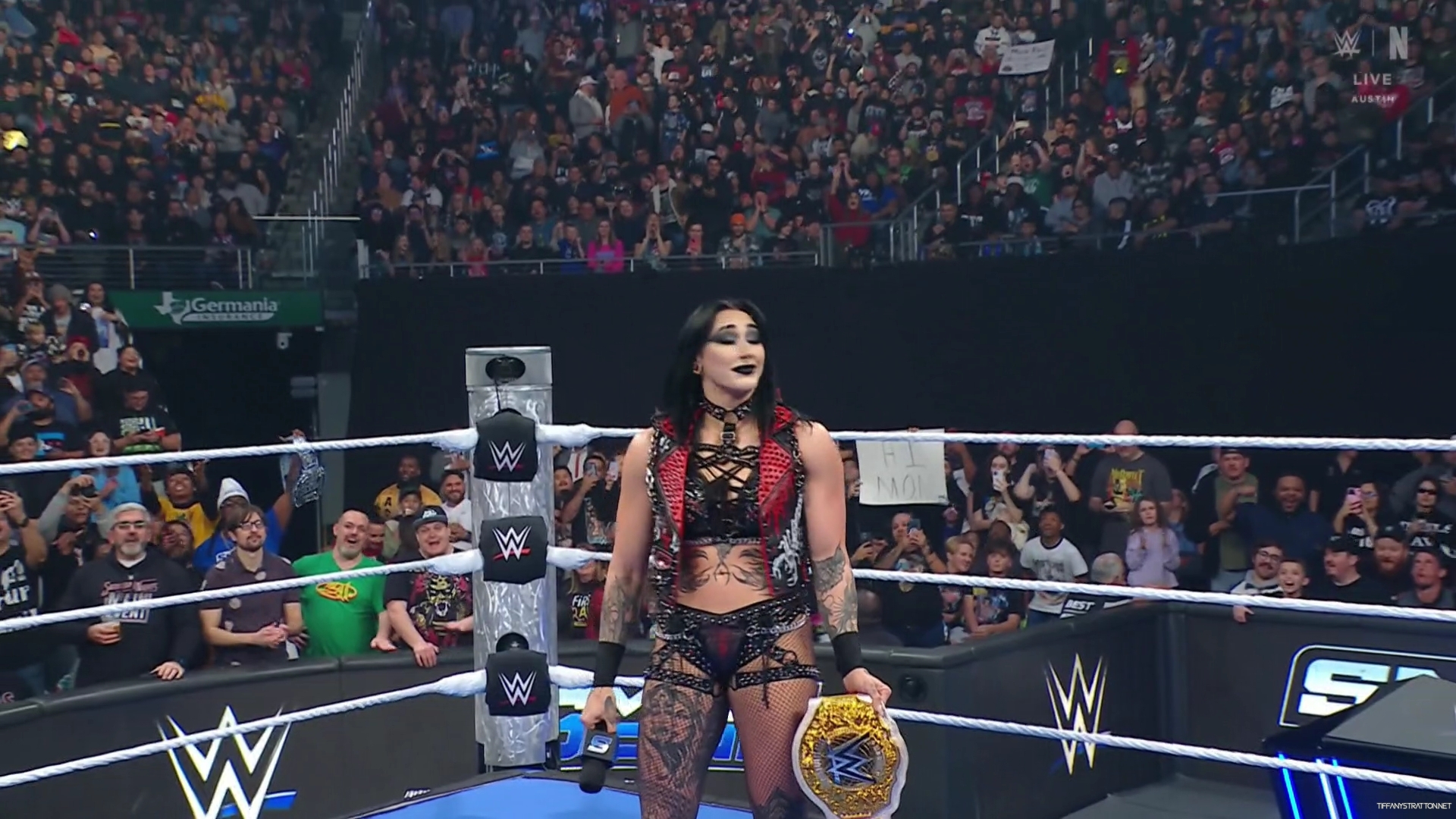 WWE_Friday_Night_SmackDown_2025_01_24_1080p_NETFLiX_CAP_h264-Star_mp40276.jpg