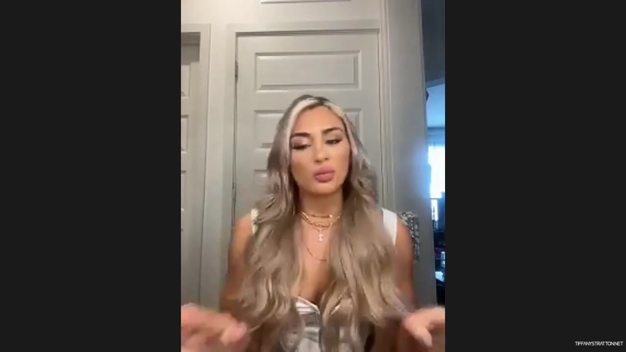 x2mate_com-Tiffany_Stratton_Interview__Becky_Lynch2C_Imposter_Syndrome_as_Champ2C_Paul_Heyman2C_Jade_Cargill2C_More_mp40552.jpg
