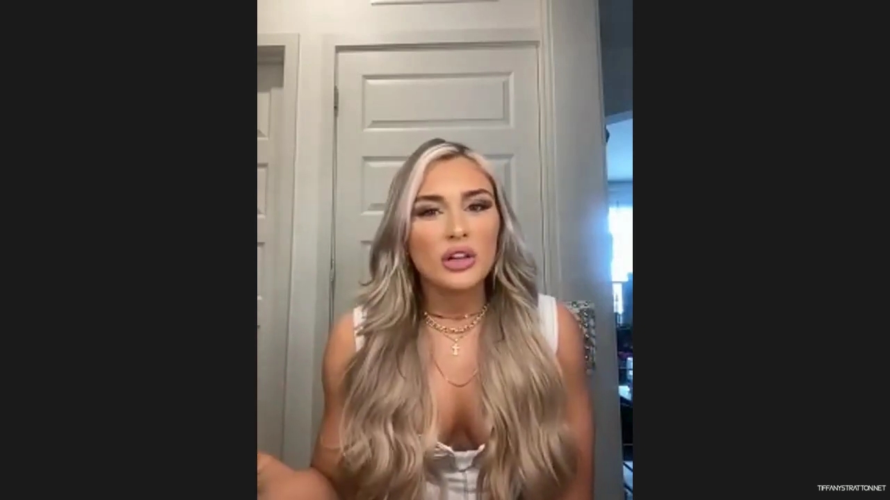 x2mate_com-Tiffany_Stratton_Interview__Becky_Lynch2C_Imposter_Syndrome_as_Champ2C_Paul_Heyman2C_Jade_Cargill2C_More_mp40926.jpg