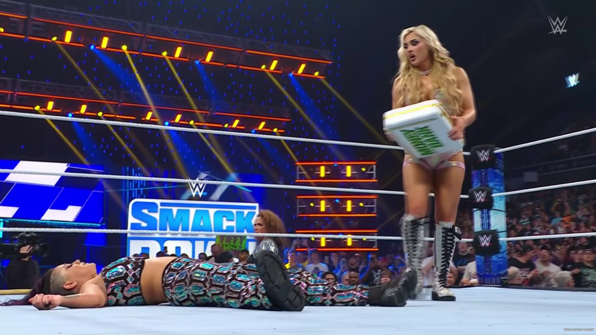 WWE_Friday_SmackDown_2024_07_12_1080p_HDTV_h264-Star_mp41090.jpg