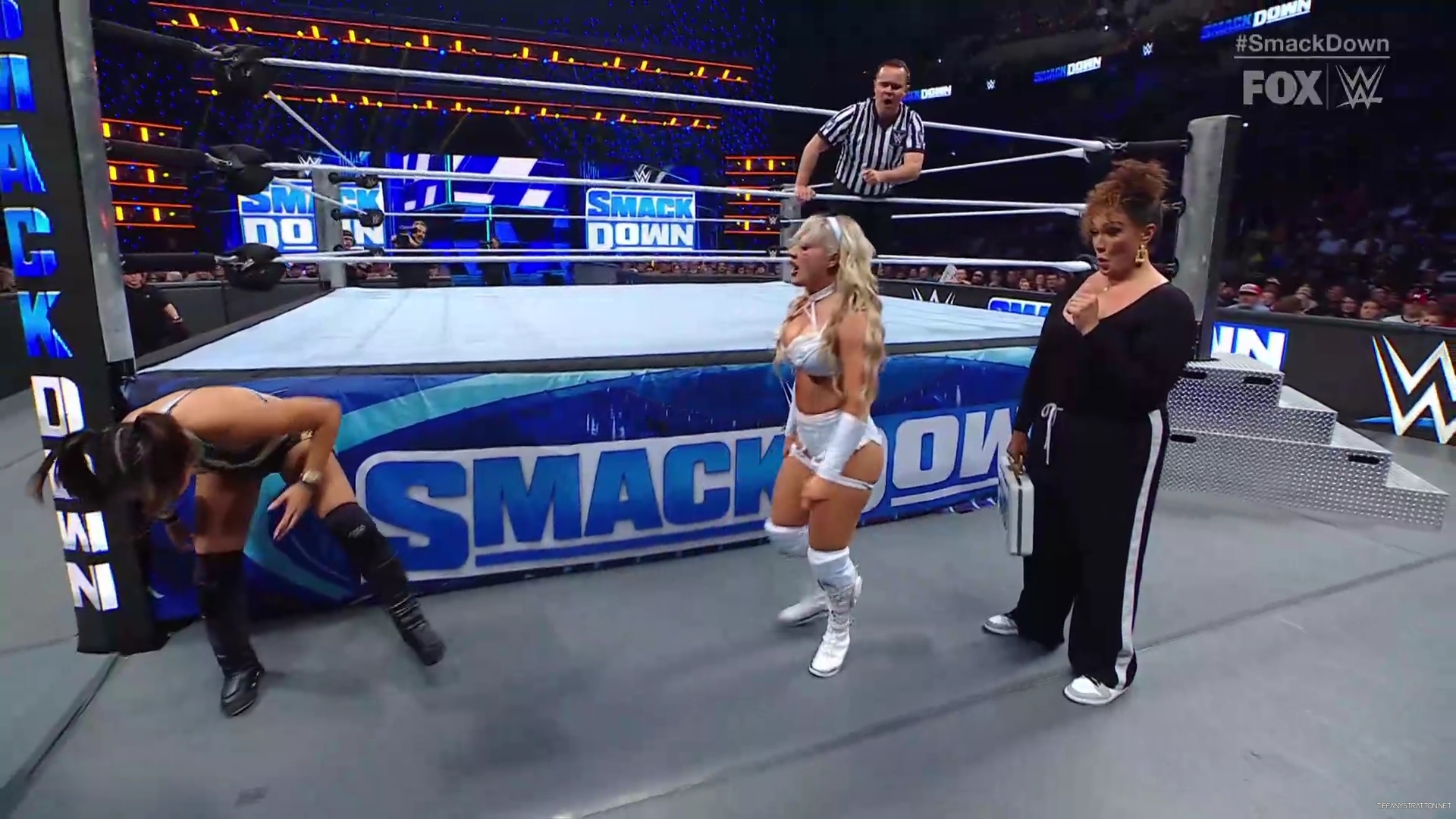 WWE_SmackDown_2024_07_19_1080p_WEB_h264-HEEL_mp40356.jpg