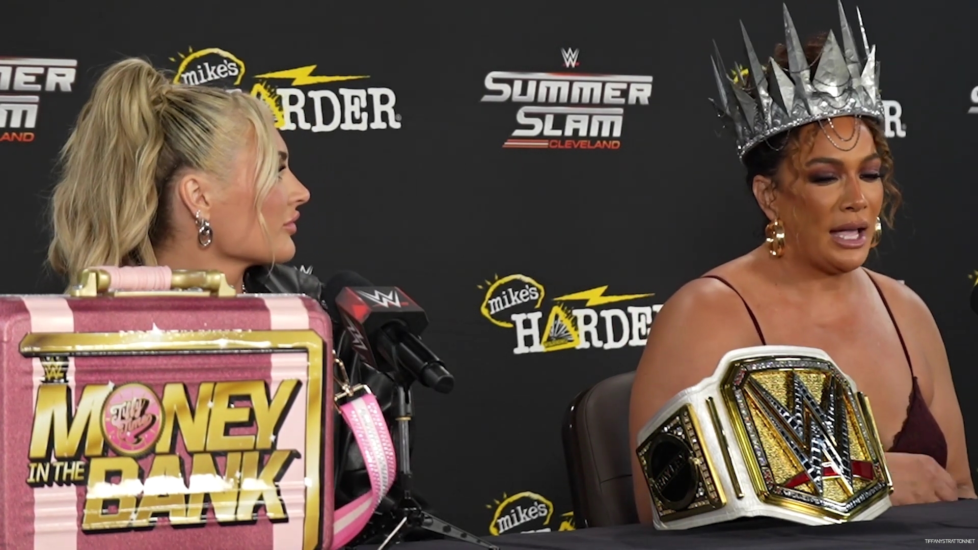 NIA_JAX___TIFFANY_STRATTON_WWE_SUMMERSLAM_2024_PRESS_CONFERENCE21_mp40034.jpg