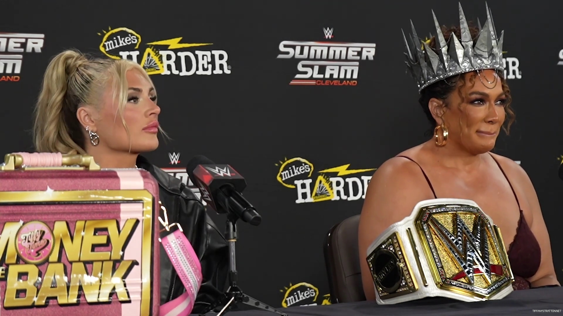 NIA_JAX___TIFFANY_STRATTON_WWE_SUMMERSLAM_2024_PRESS_CONFERENCE21_mp40091.jpg