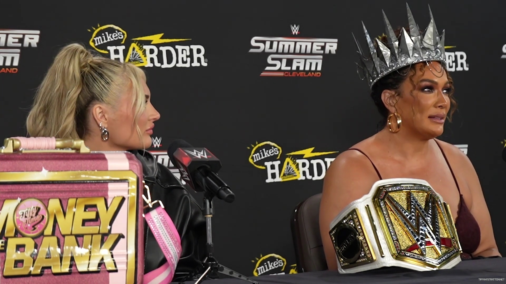NIA_JAX___TIFFANY_STRATTON_WWE_SUMMERSLAM_2024_PRESS_CONFERENCE21_mp40151.jpg