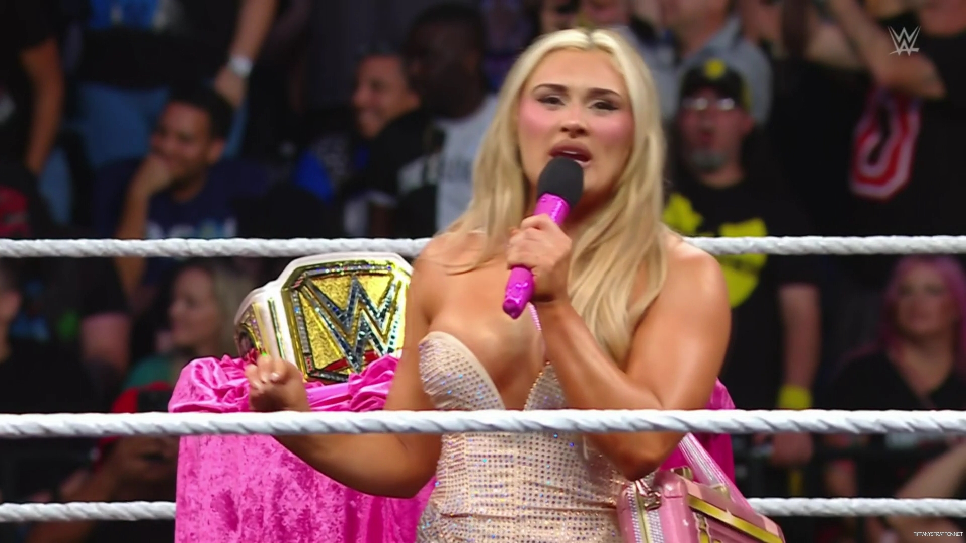 WWE_Friday_Night_SmackDown_2024_08_16_1080p_HDTV_h264-Star_mp40181.jpg