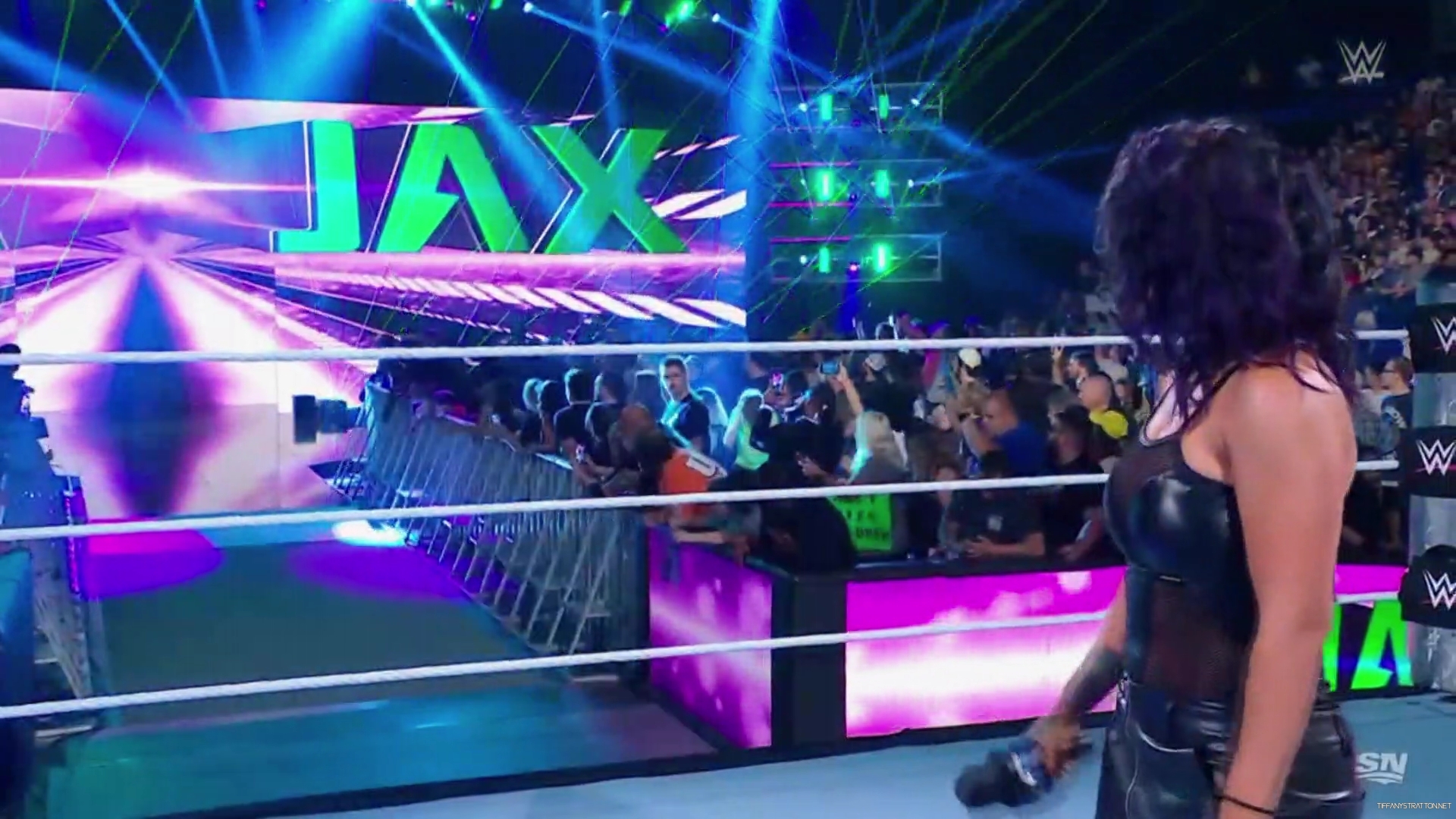 WWE_Friday_Night_SmackDown_2024_10_04_1080p_Sportnet360_h264-Star_mp41019.jpg