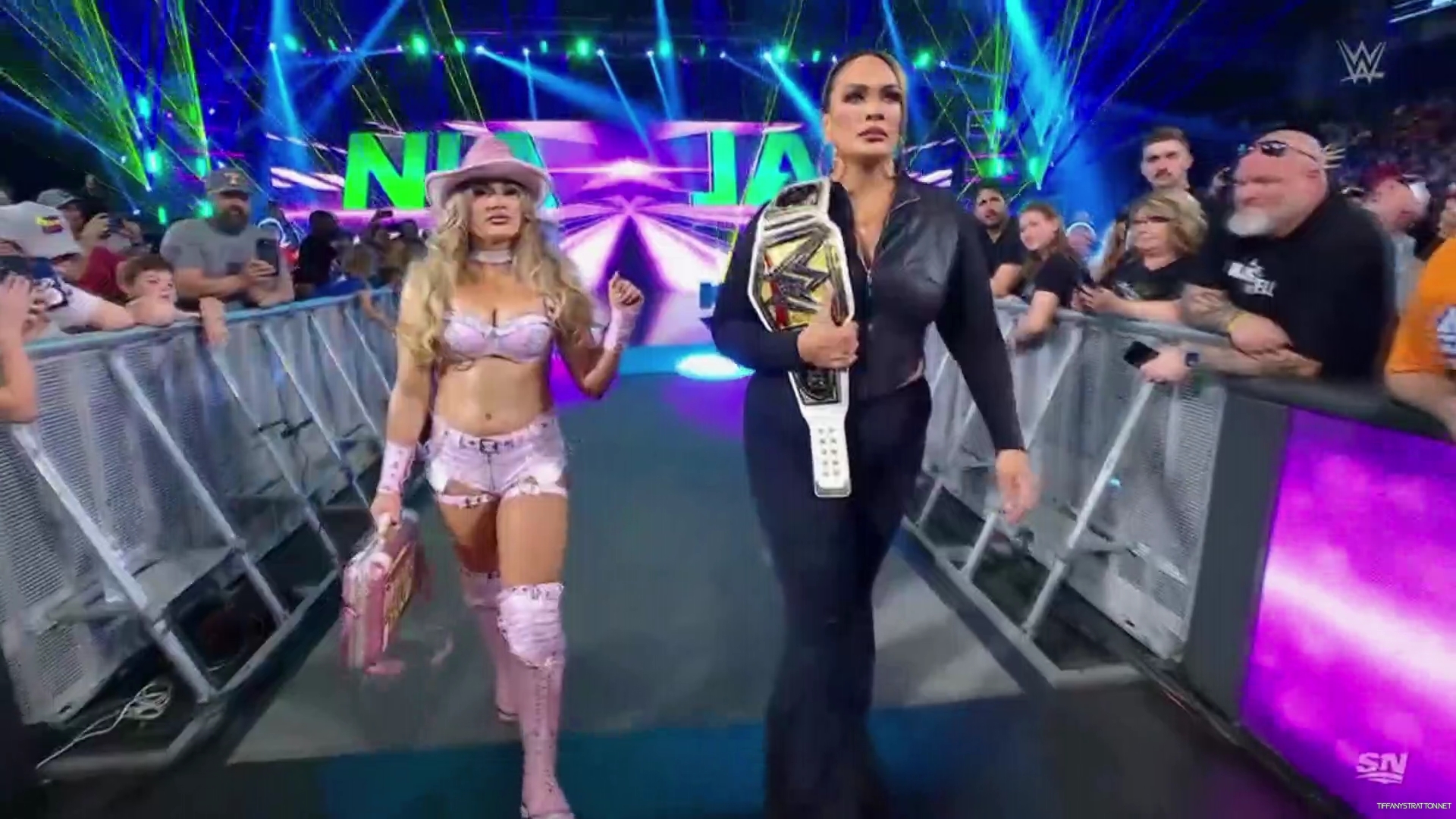 WWE_Friday_Night_SmackDown_2024_10_04_1080p_Sportnet360_h264-Star_mp41050.jpg