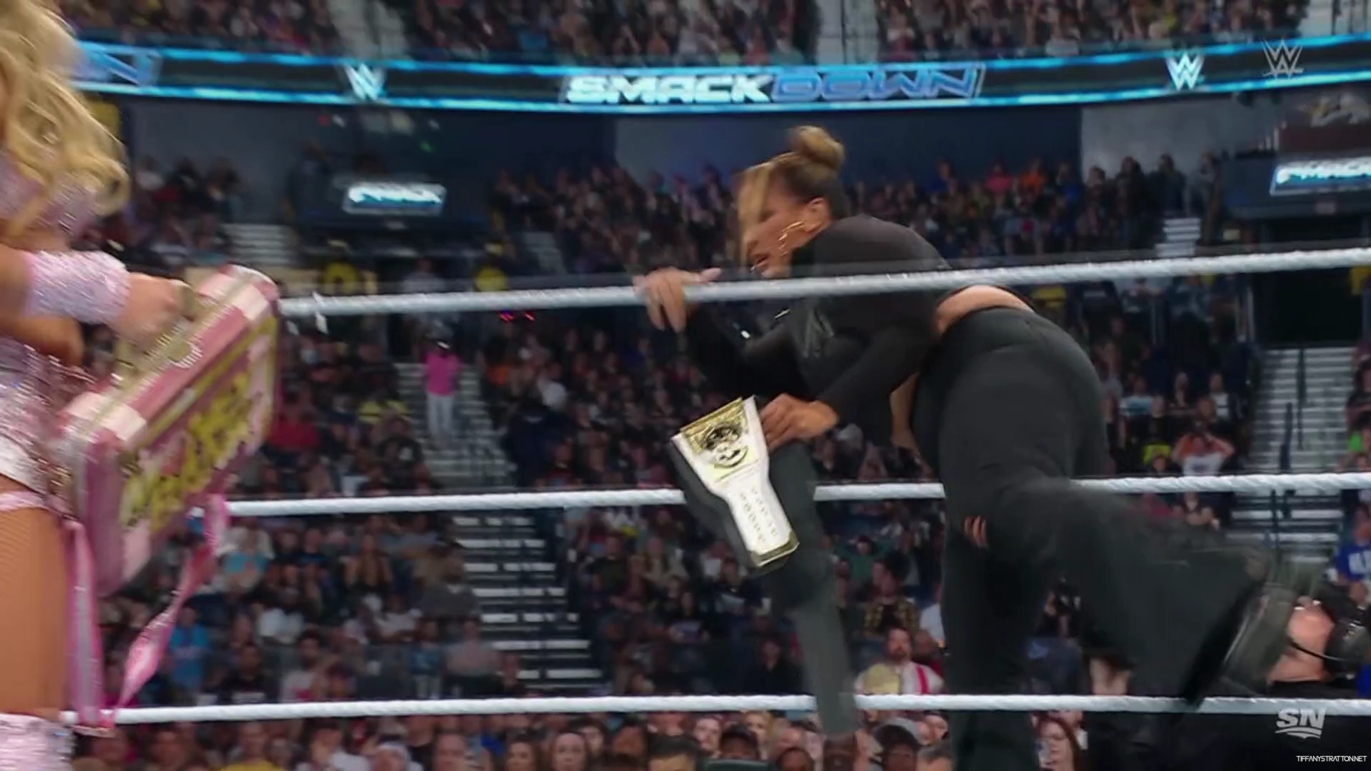 WWE_Friday_Night_SmackDown_2024_10_04_1080p_Sportnet360_h264-Star_mp41407.jpg