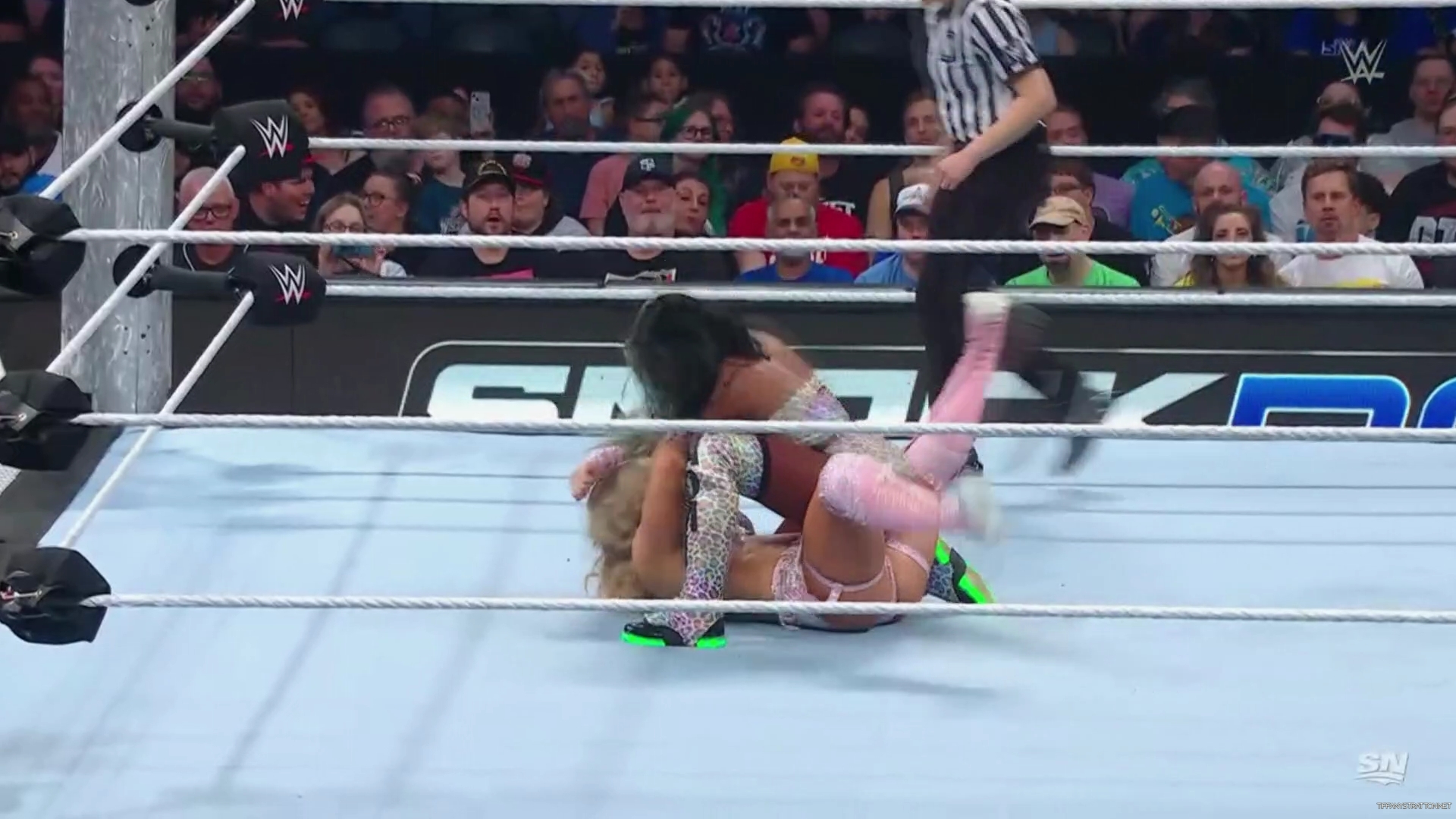 WWE_Friday_Night_SmackDown_2024_10_04_1080p_Sportnet360_h264-Star_mp41462.jpg