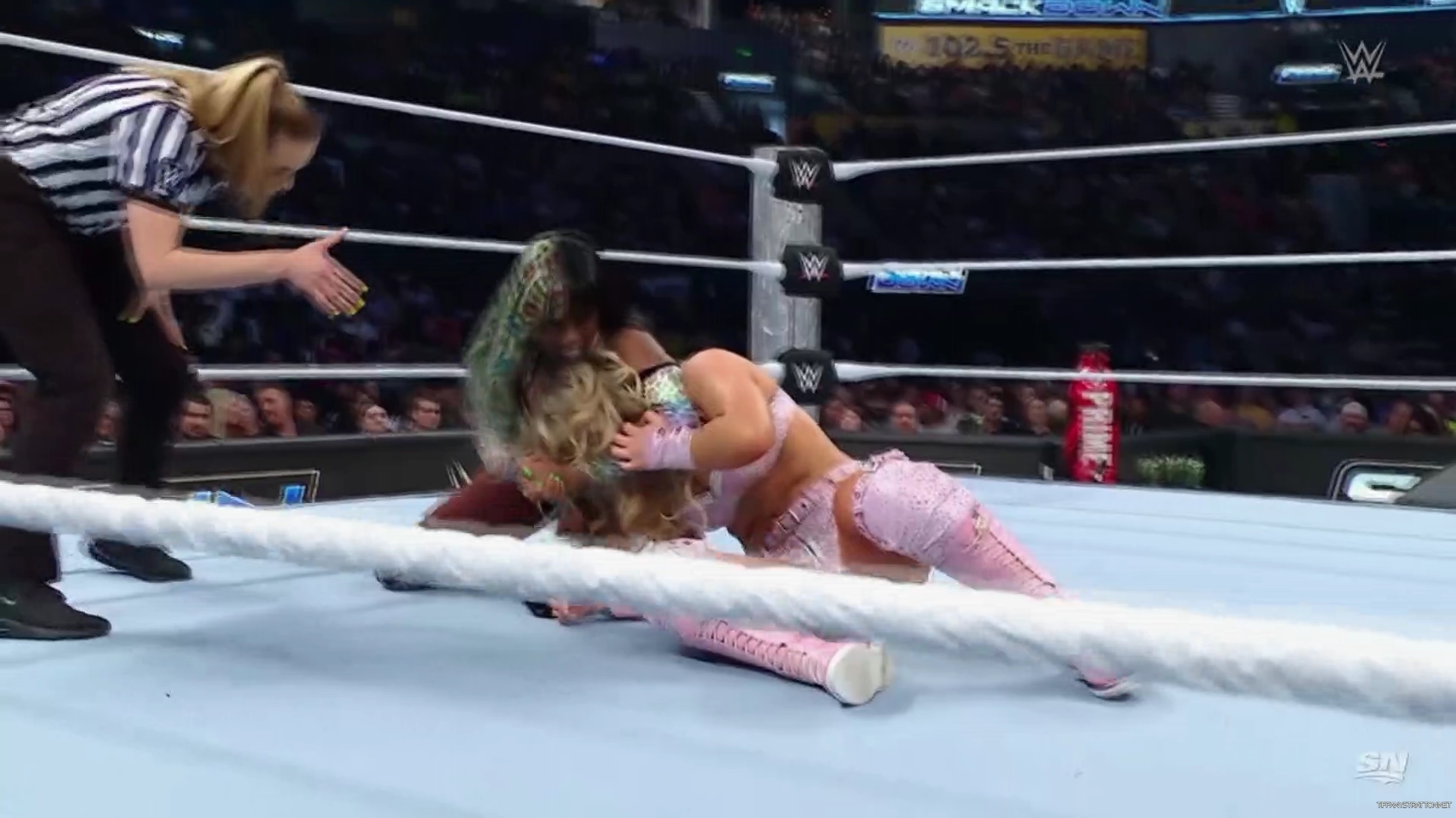 WWE_Friday_Night_SmackDown_2024_10_04_1080p_Sportnet360_h264-Star_mp41501.jpg