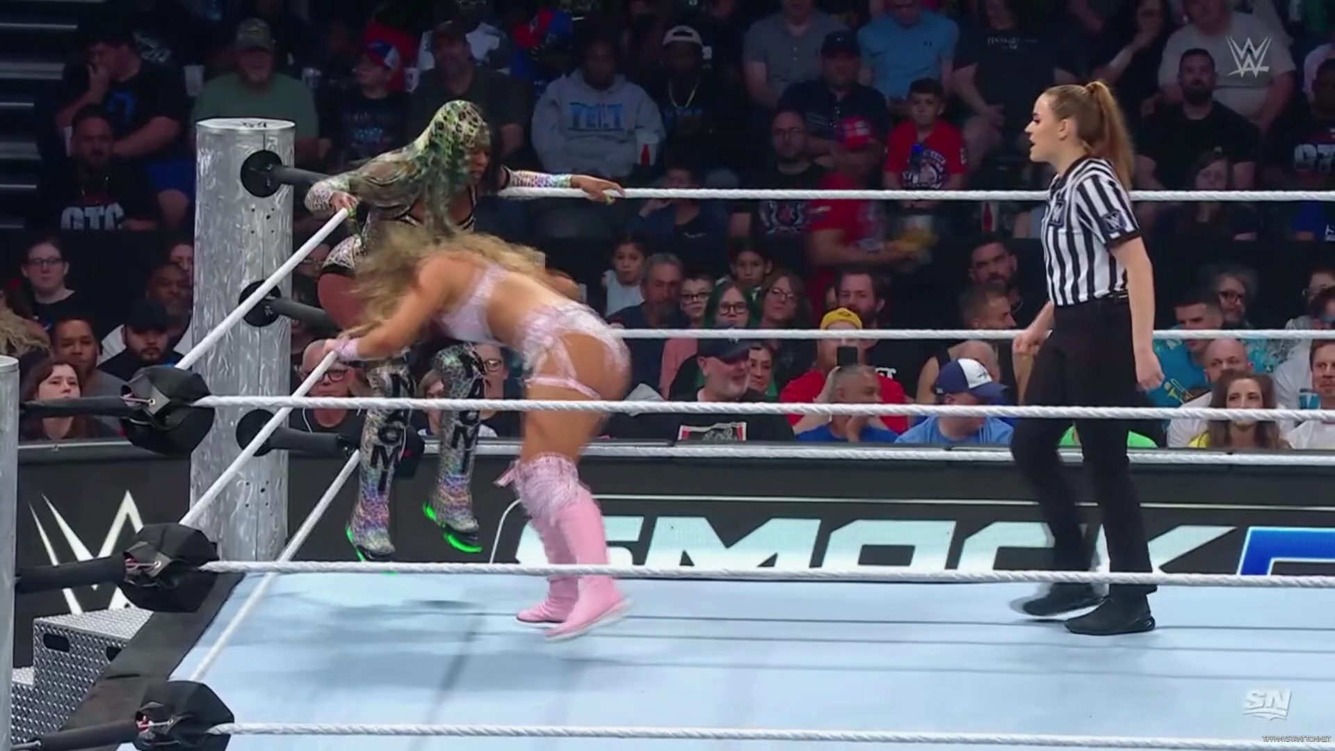 WWE_Friday_Night_SmackDown_2024_10_04_1080p_Sportnet360_h264-Star_mp41510.jpg