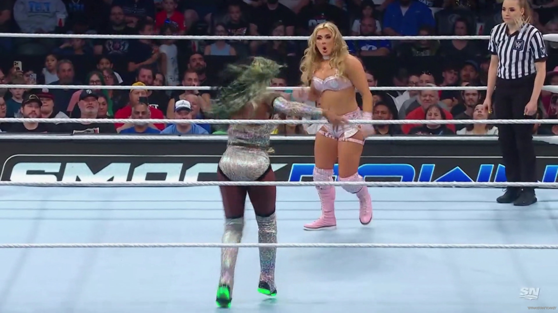 WWE_Friday_Night_SmackDown_2024_10_04_1080p_Sportnet360_h264-Star_mp41520.jpg
