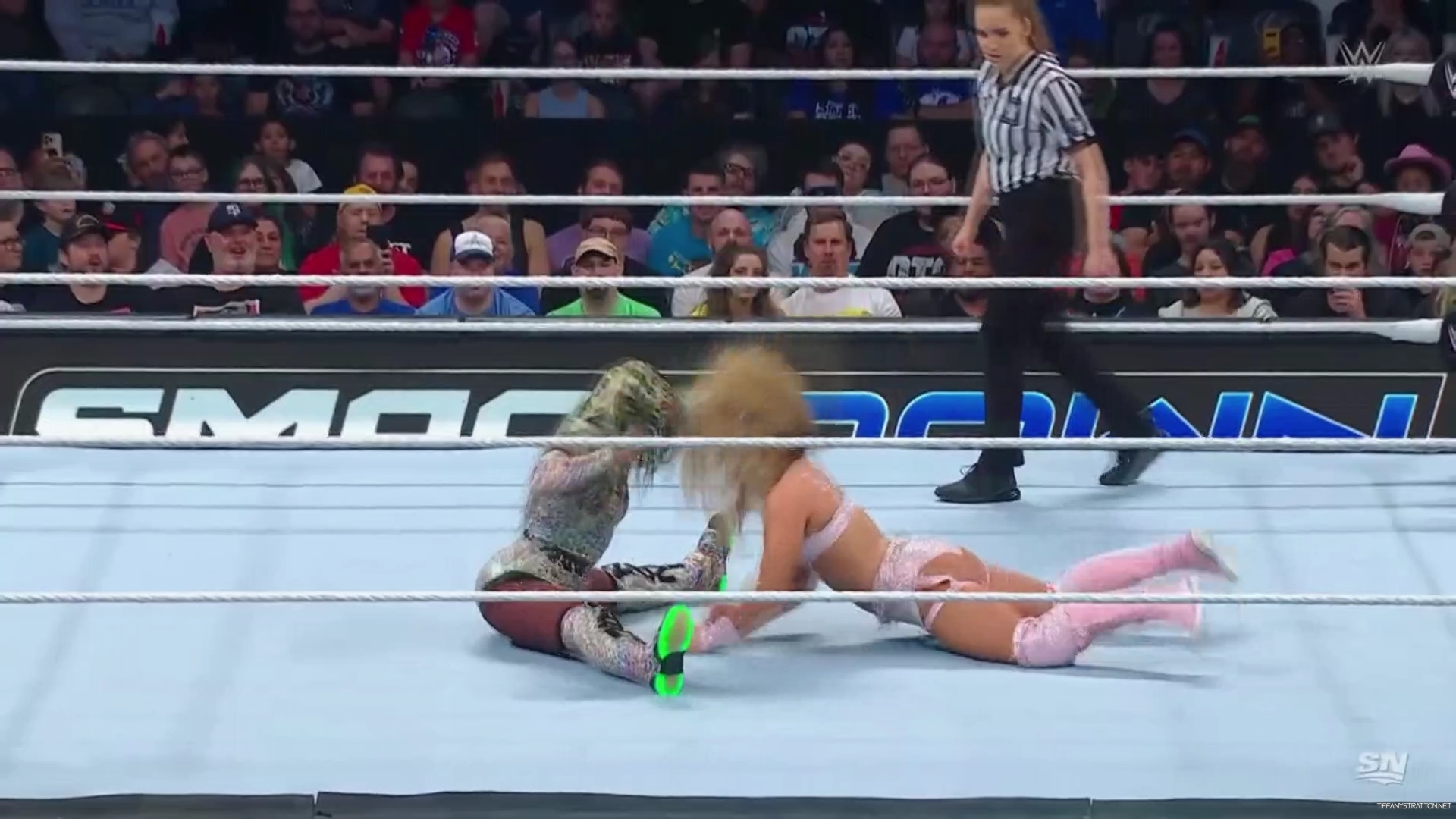 WWE_Friday_Night_SmackDown_2024_10_04_1080p_Sportnet360_h264-Star_mp41531.jpg