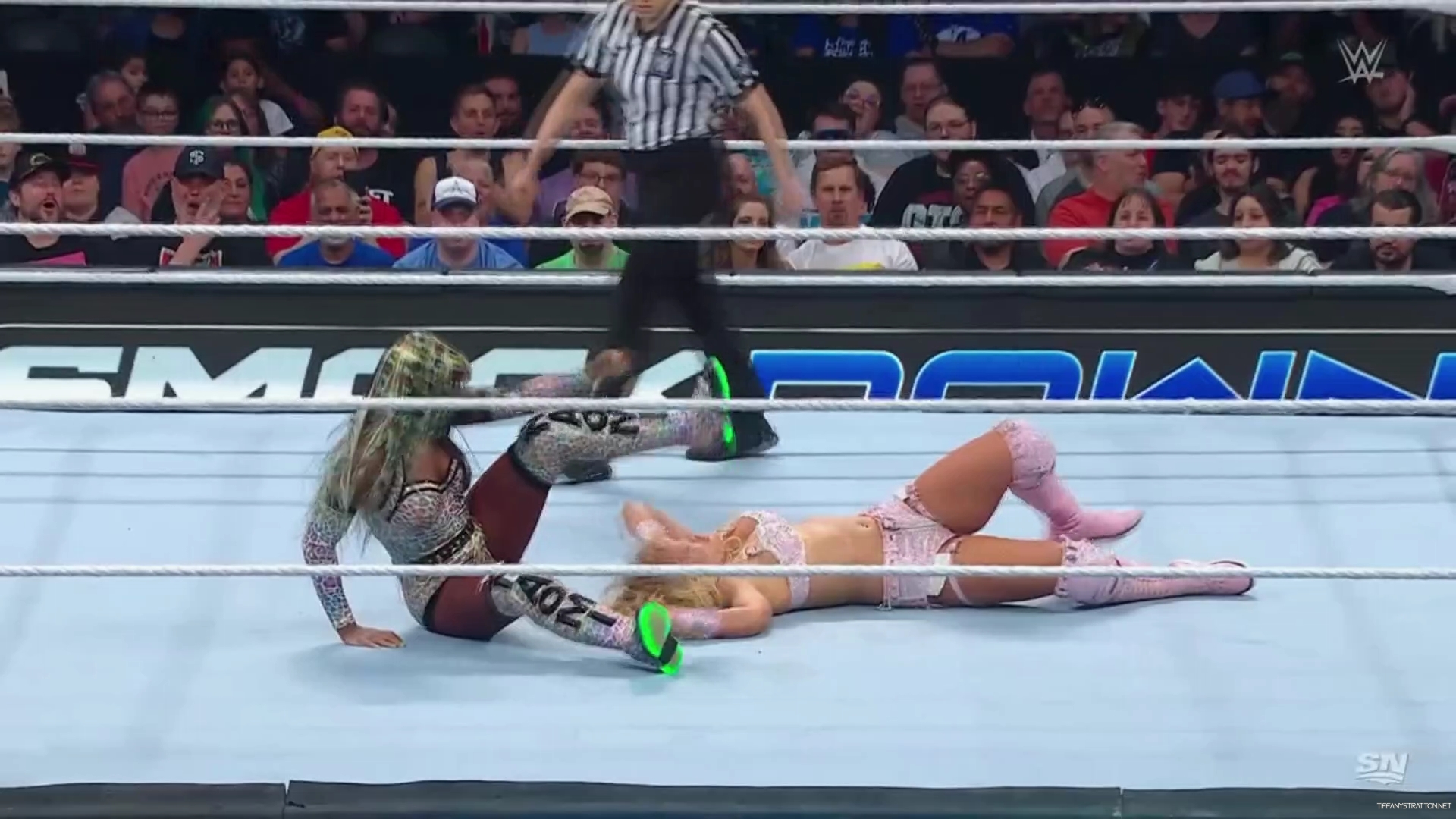 WWE_Friday_Night_SmackDown_2024_10_04_1080p_Sportnet360_h264-Star_mp41532.jpg