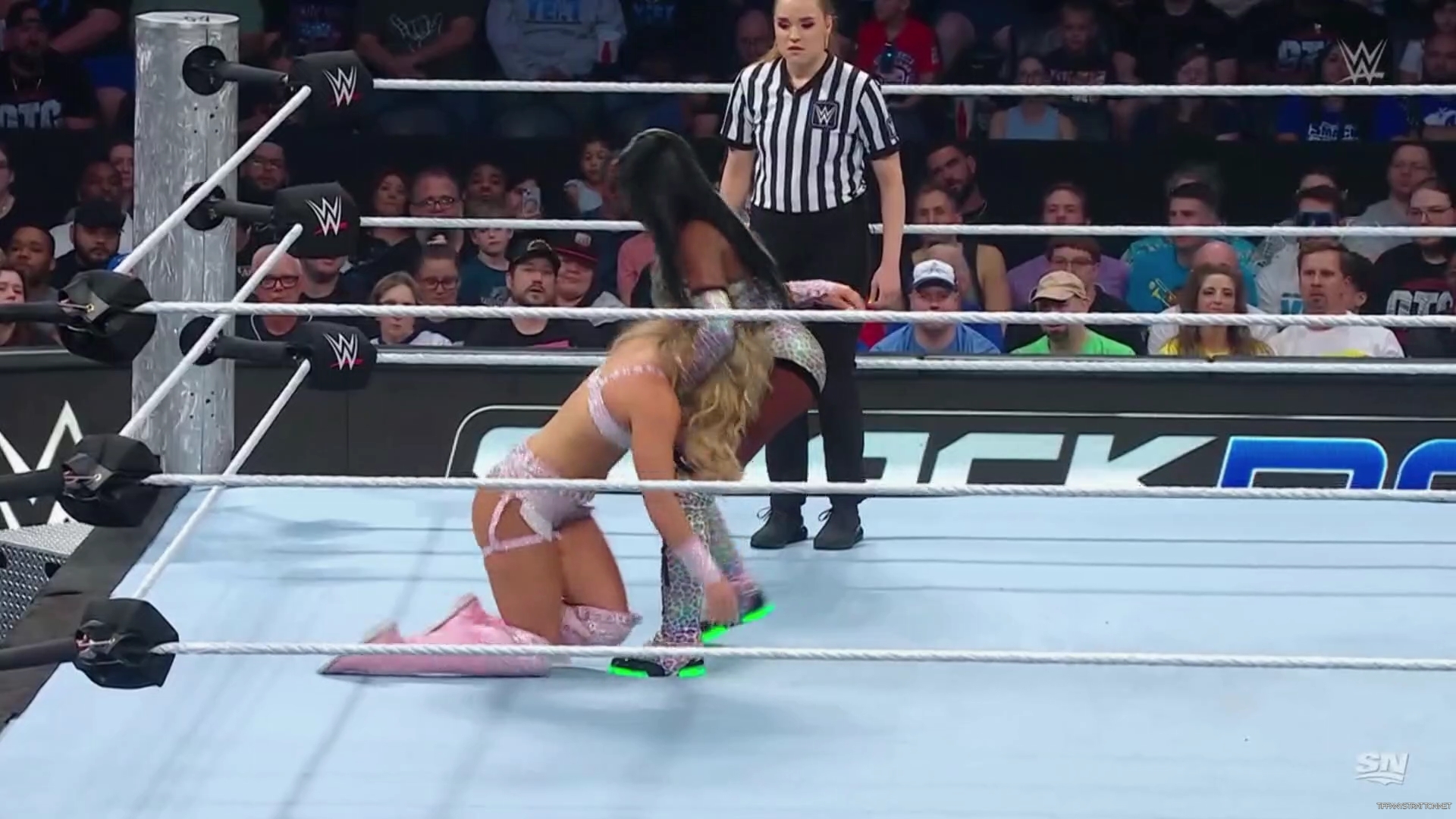 WWE_Friday_Night_SmackDown_2024_10_04_1080p_Sportnet360_h264-Star_mp41557.jpg
