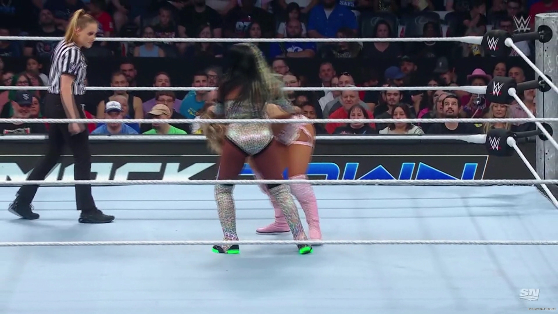 WWE_Friday_Night_SmackDown_2024_10_04_1080p_Sportnet360_h264-Star_mp41573.jpg