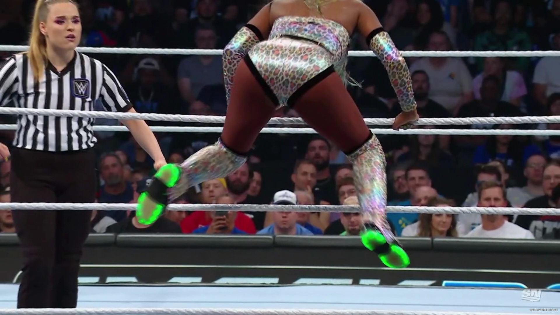 WWE_Friday_Night_SmackDown_2024_10_04_1080p_Sportnet360_h264-Star_mp41644.jpg