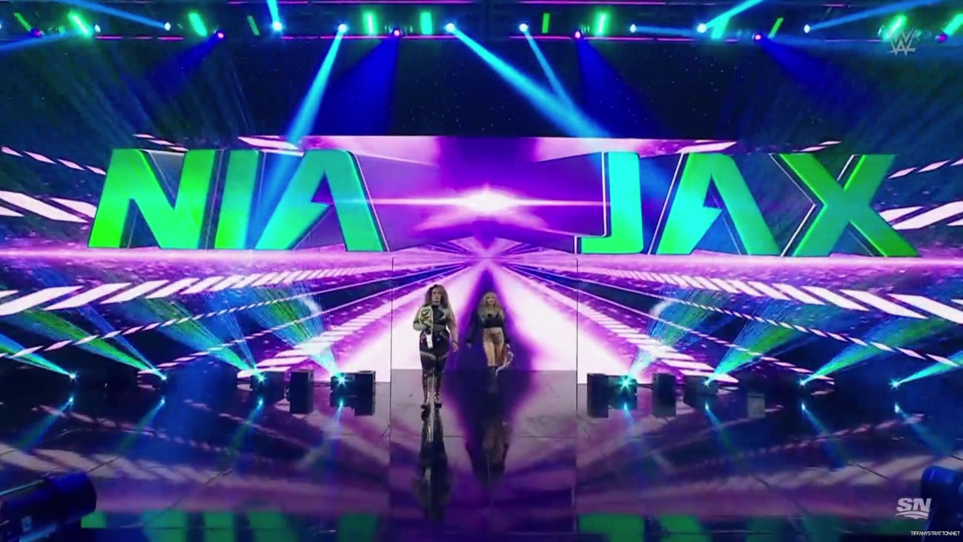 WWE_Friday_Night_SmackDown_2024_10_11_1080p_Sportnet360_h264-Star_mp42142.jpg