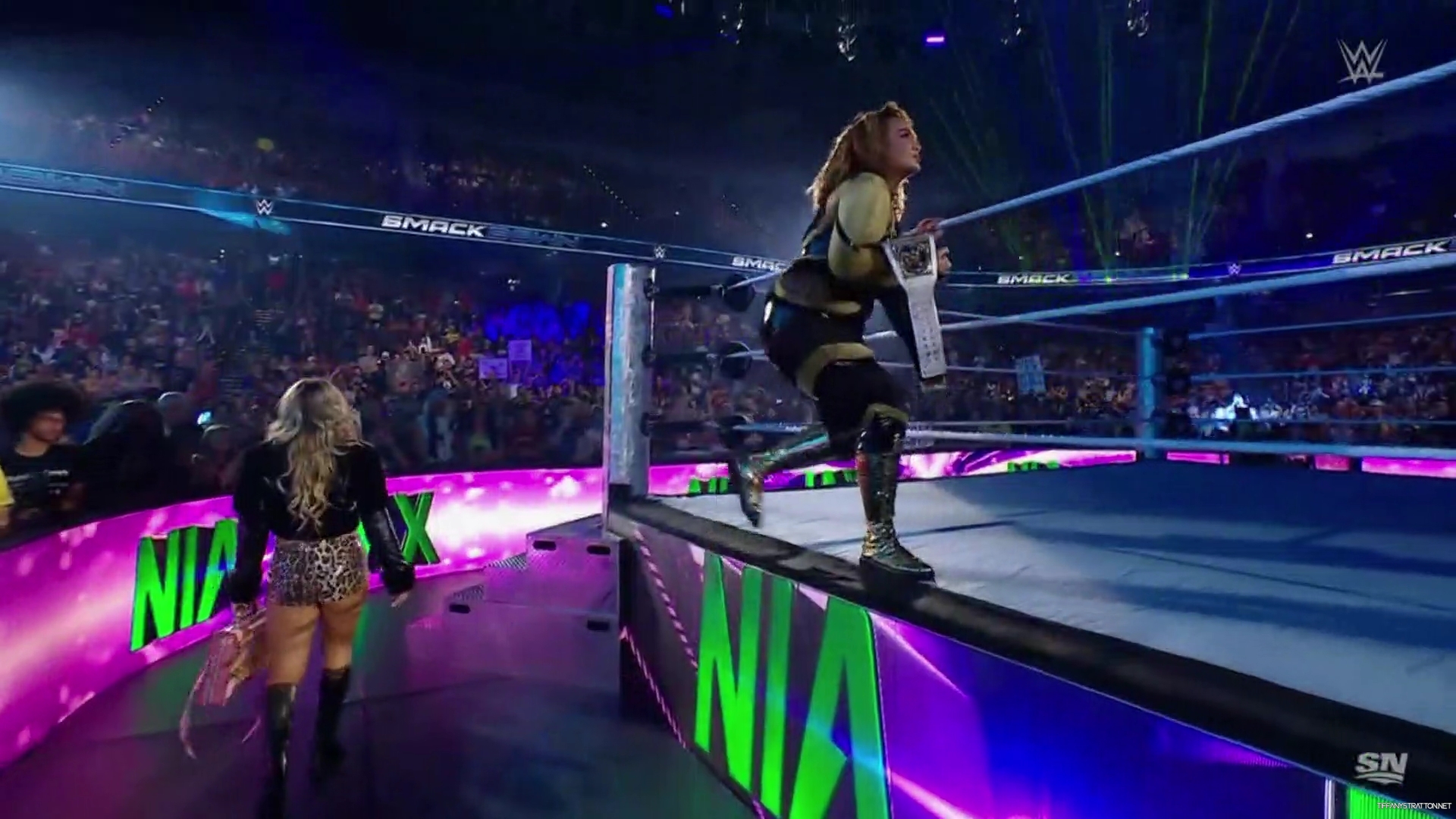 WWE_Friday_Night_SmackDown_2024_10_11_1080p_Sportnet360_h264-Star_mp42171.jpg
