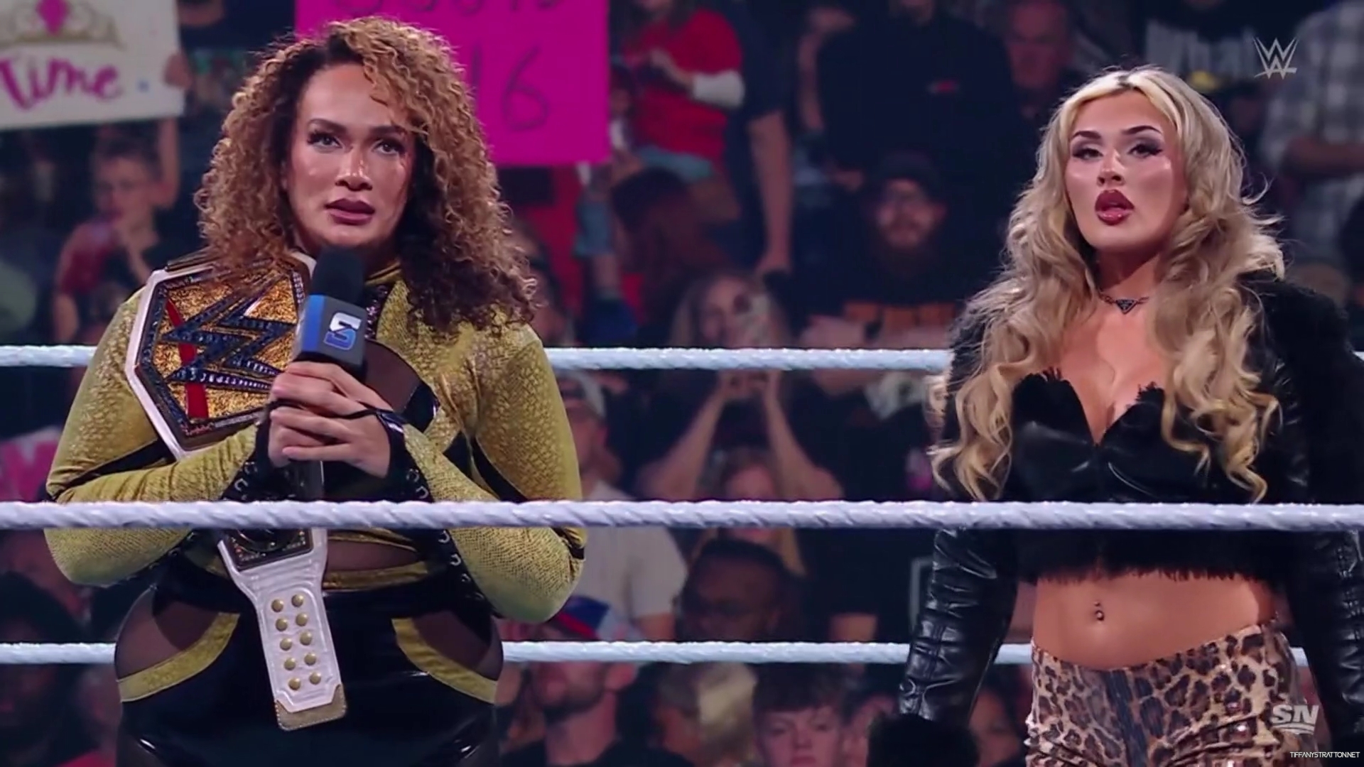 WWE_Friday_Night_SmackDown_2024_10_11_1080p_Sportnet360_h264-Star_mp42206.jpg