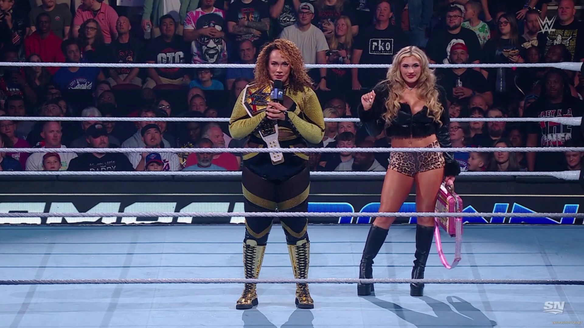 WWE_Friday_Night_SmackDown_2024_10_11_1080p_Sportnet360_h264-Star_mp42240.jpg