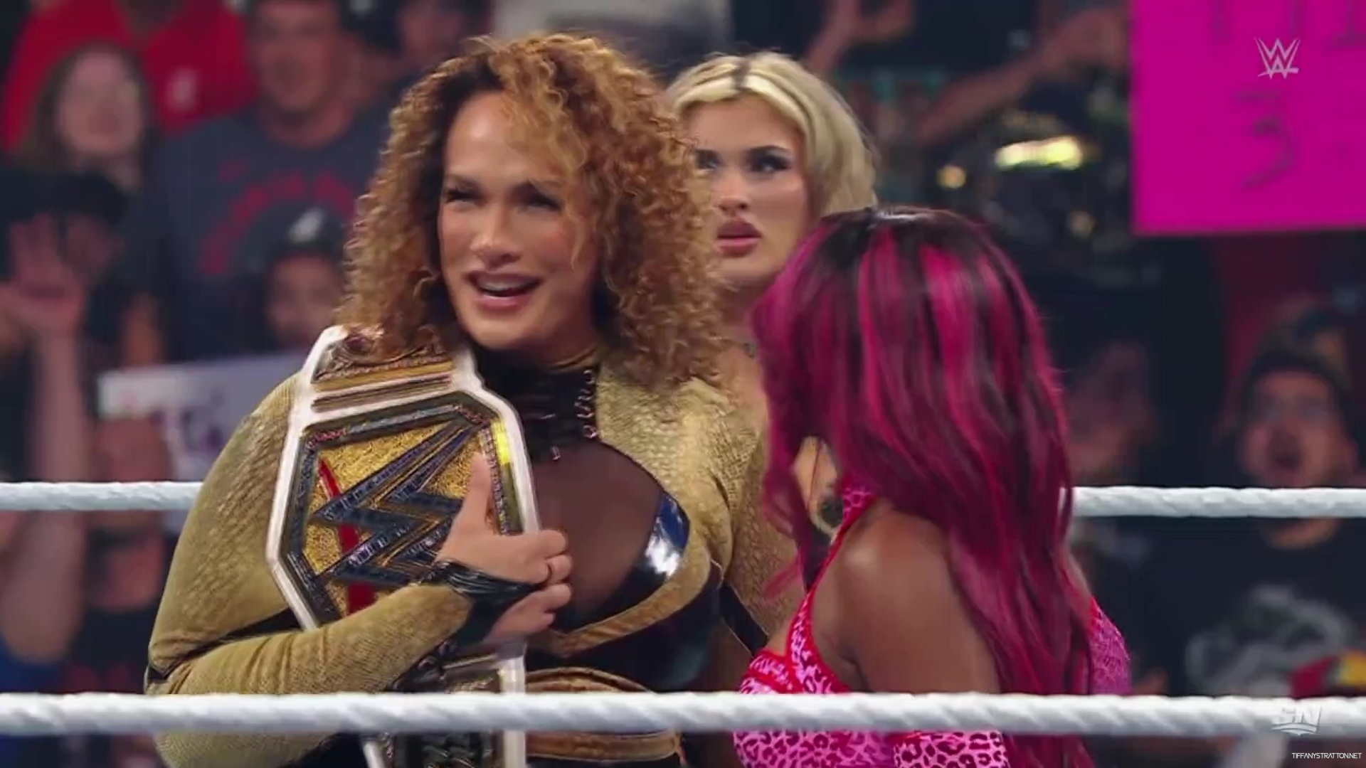 WWE_Friday_Night_SmackDown_2024_10_11_1080p_Sportnet360_h264-Star_mp42417.jpg