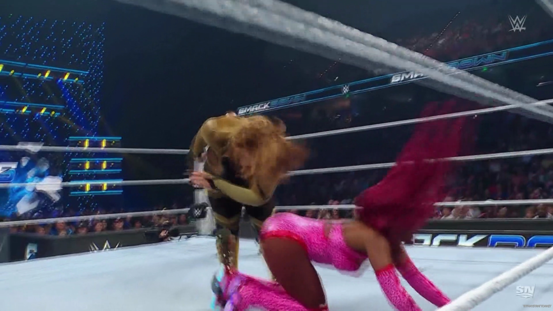 WWE_Friday_Night_SmackDown_2024_10_11_1080p_Sportnet360_h264-Star_mp42547.jpg