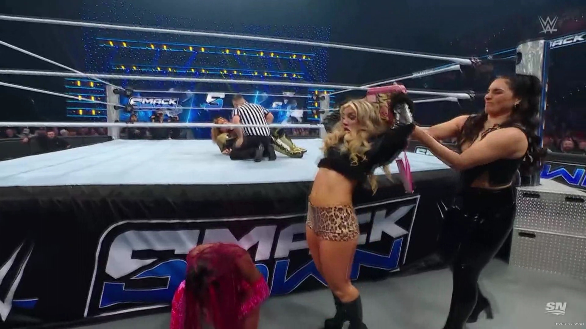 WWE_Friday_Night_SmackDown_2024_10_11_1080p_Sportnet360_h264-Star_mp42863.jpg