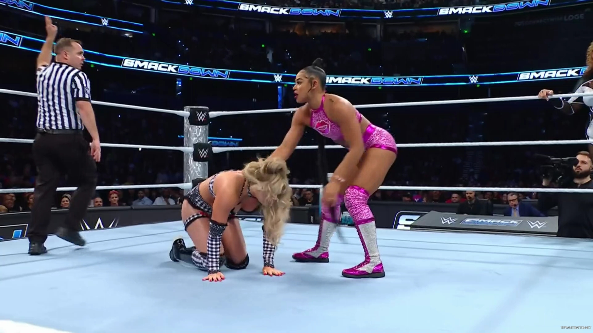 WWE_Friday_Night_SmackDown_2024_12_27_1080p_HDTV_h264-Star_mp43037.jpg