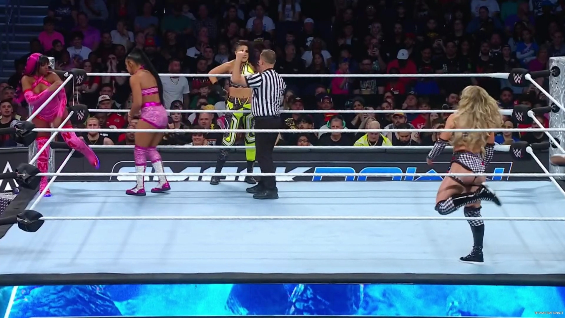 WWE_Friday_Night_SmackDown_2024_12_27_1080p_HDTV_h264-Star_mp43092.jpg