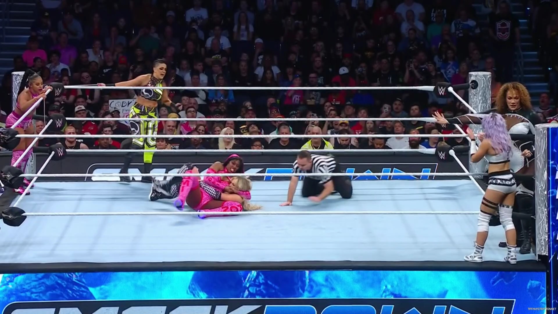 WWE_Friday_Night_SmackDown_2024_12_27_1080p_HDTV_h264-Star_mp43104.jpg