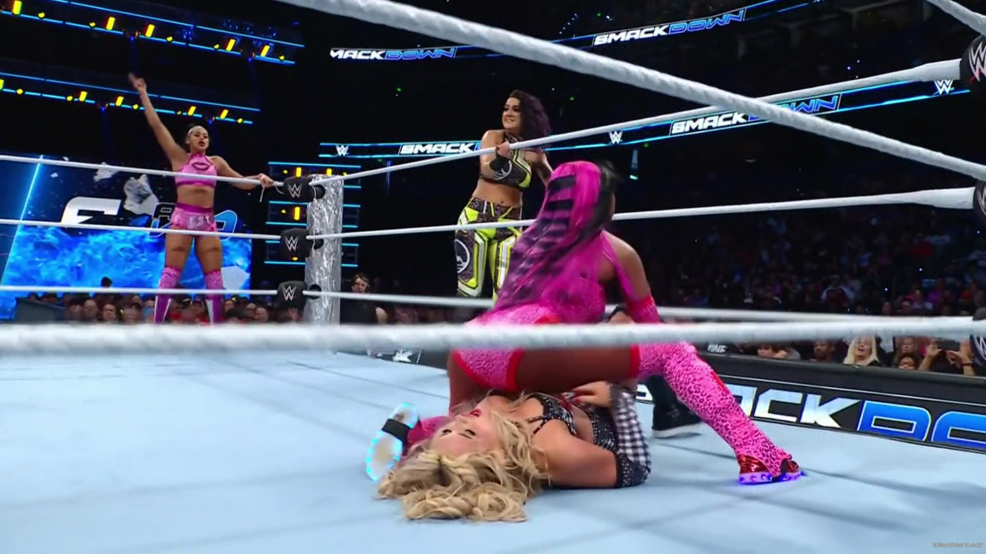 WWE_Friday_Night_SmackDown_2024_12_27_1080p_HDTV_h264-Star_mp43142.jpg