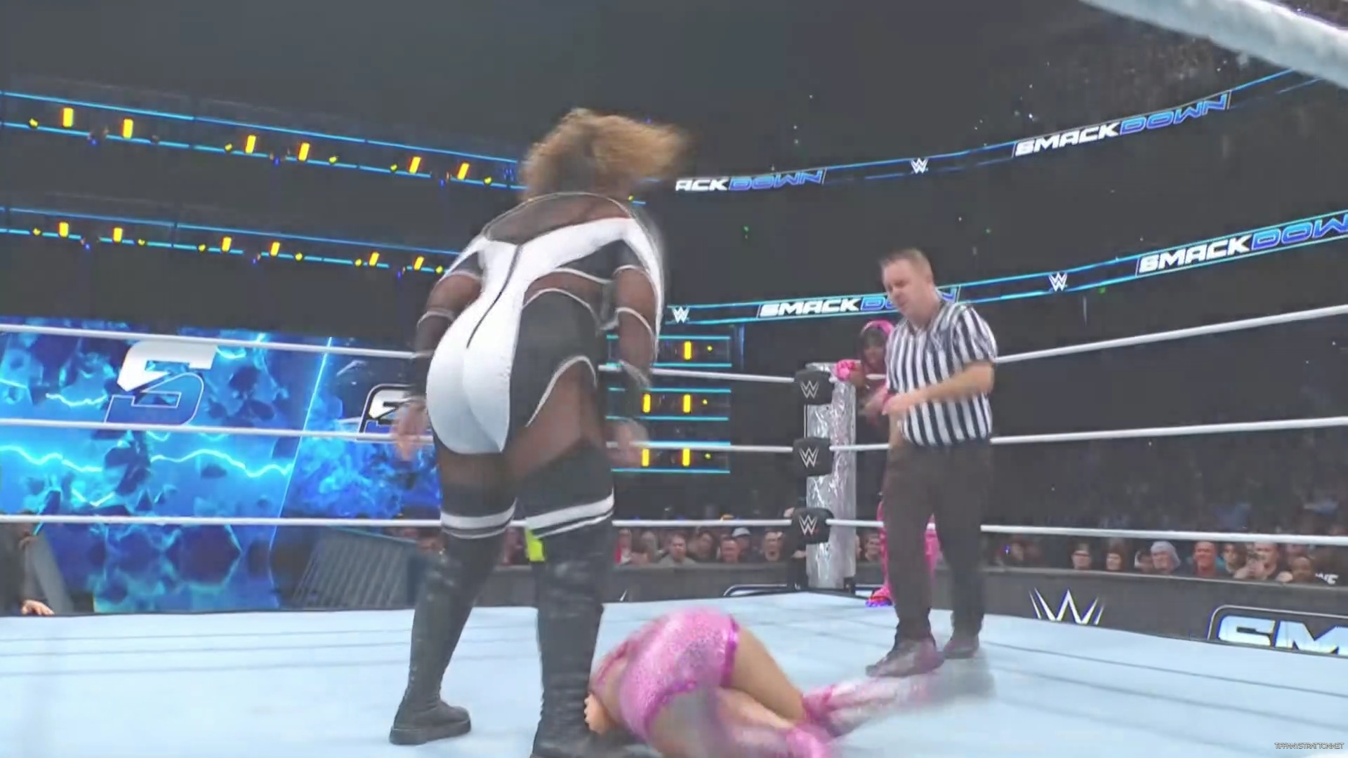 WWE_Friday_Night_SmackDown_2024_12_27_1080p_HDTV_h264-Star_mp43428.jpg