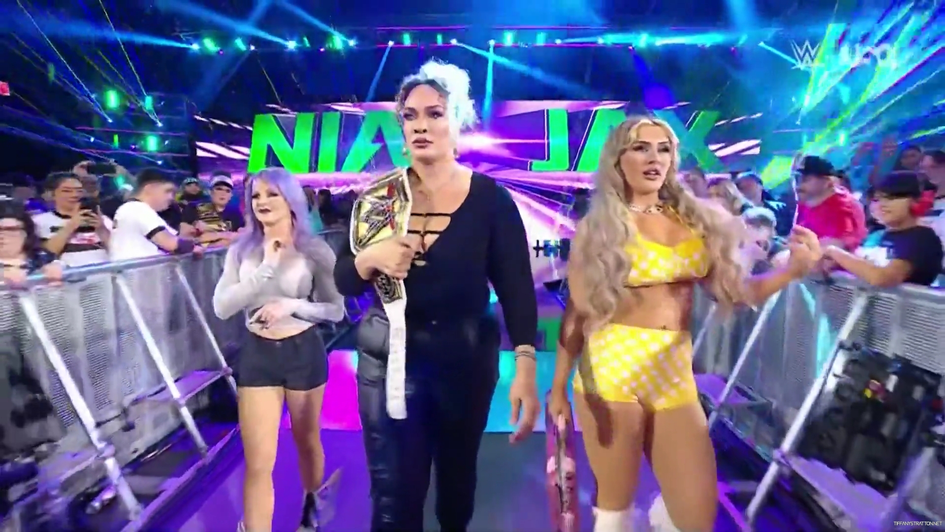 WWE_Monday_Night_Raw_2024_11_18_1080p_HDTV_x264-NWCHD_mp40021.jpg