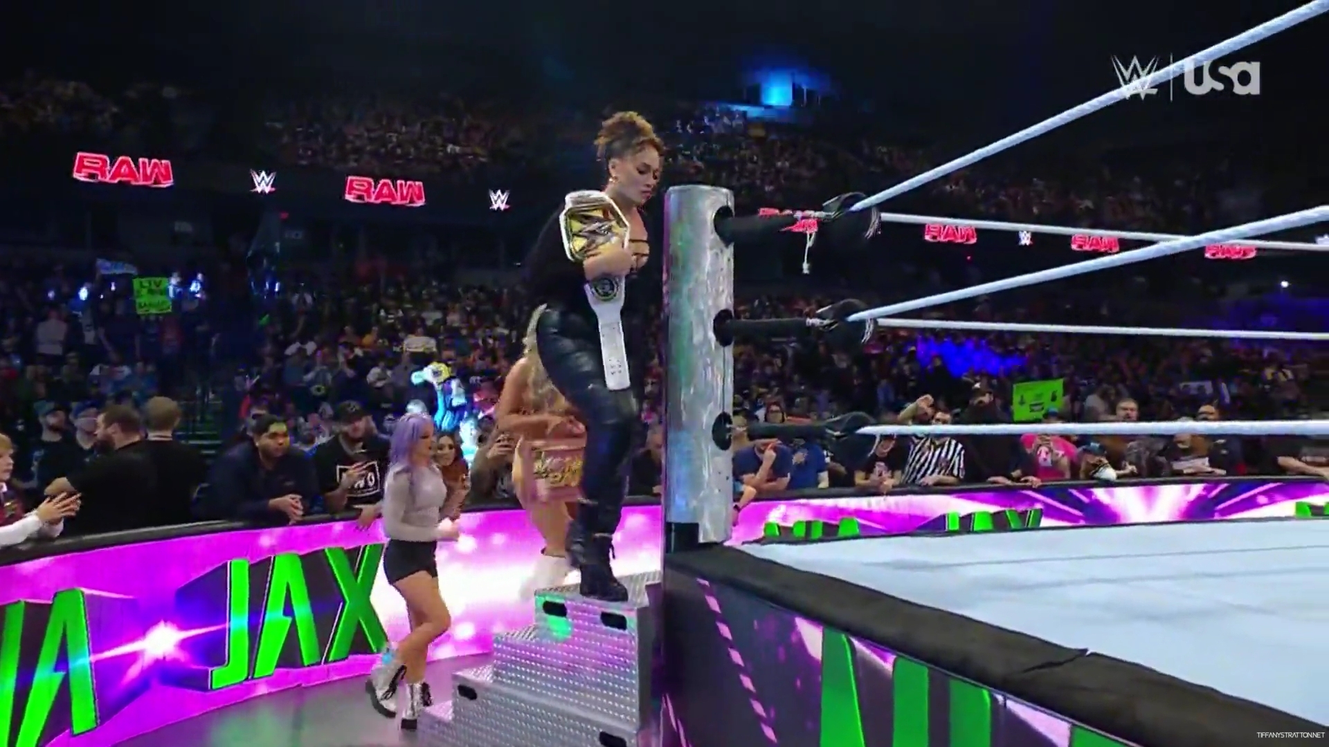 WWE_Monday_Night_Raw_2024_11_18_1080p_HDTV_x264-NWCHD_mp40039.jpg