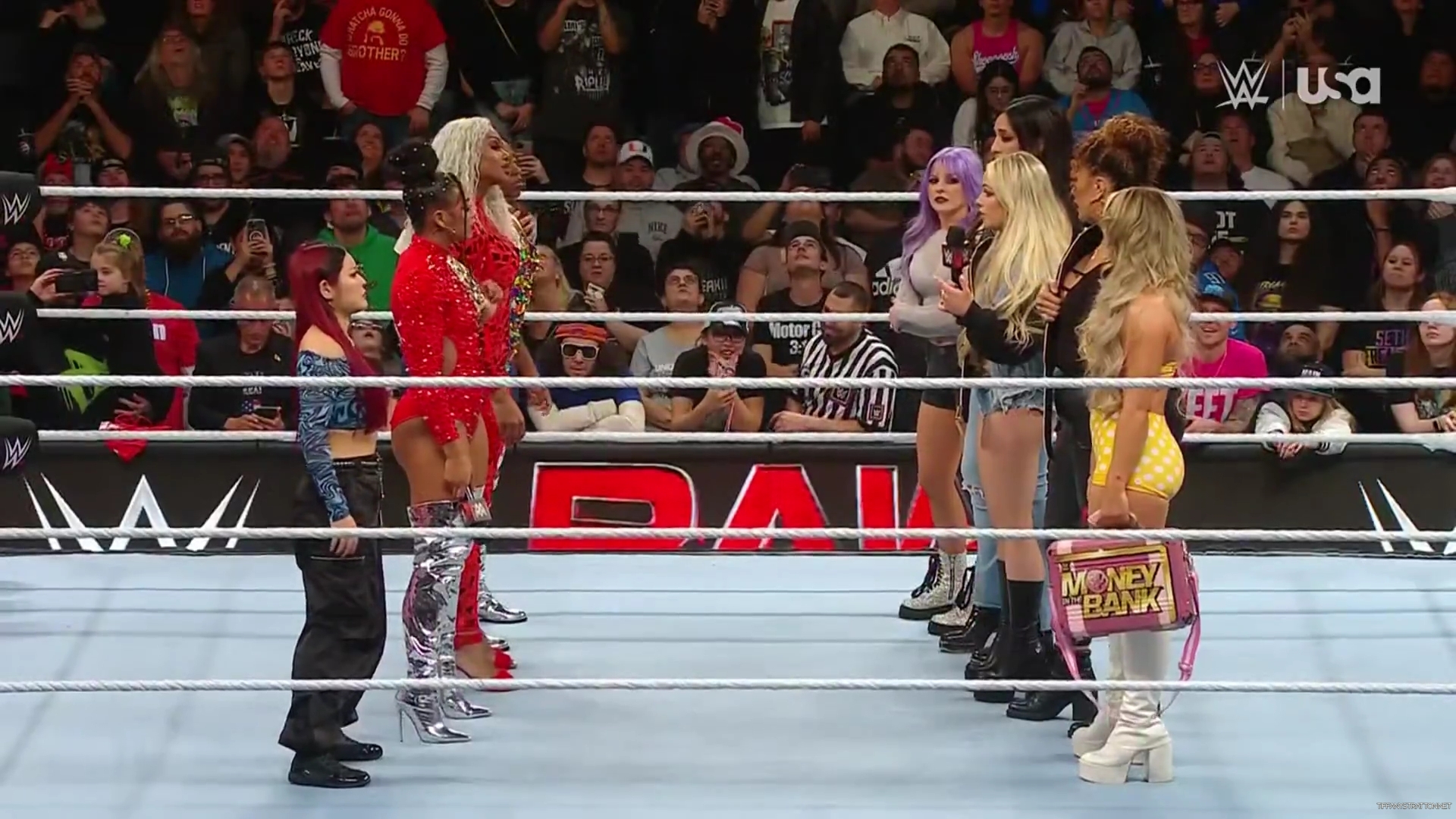 WWE_Monday_Night_Raw_2024_11_18_1080p_HDTV_x264-NWCHD_mp40179.jpg